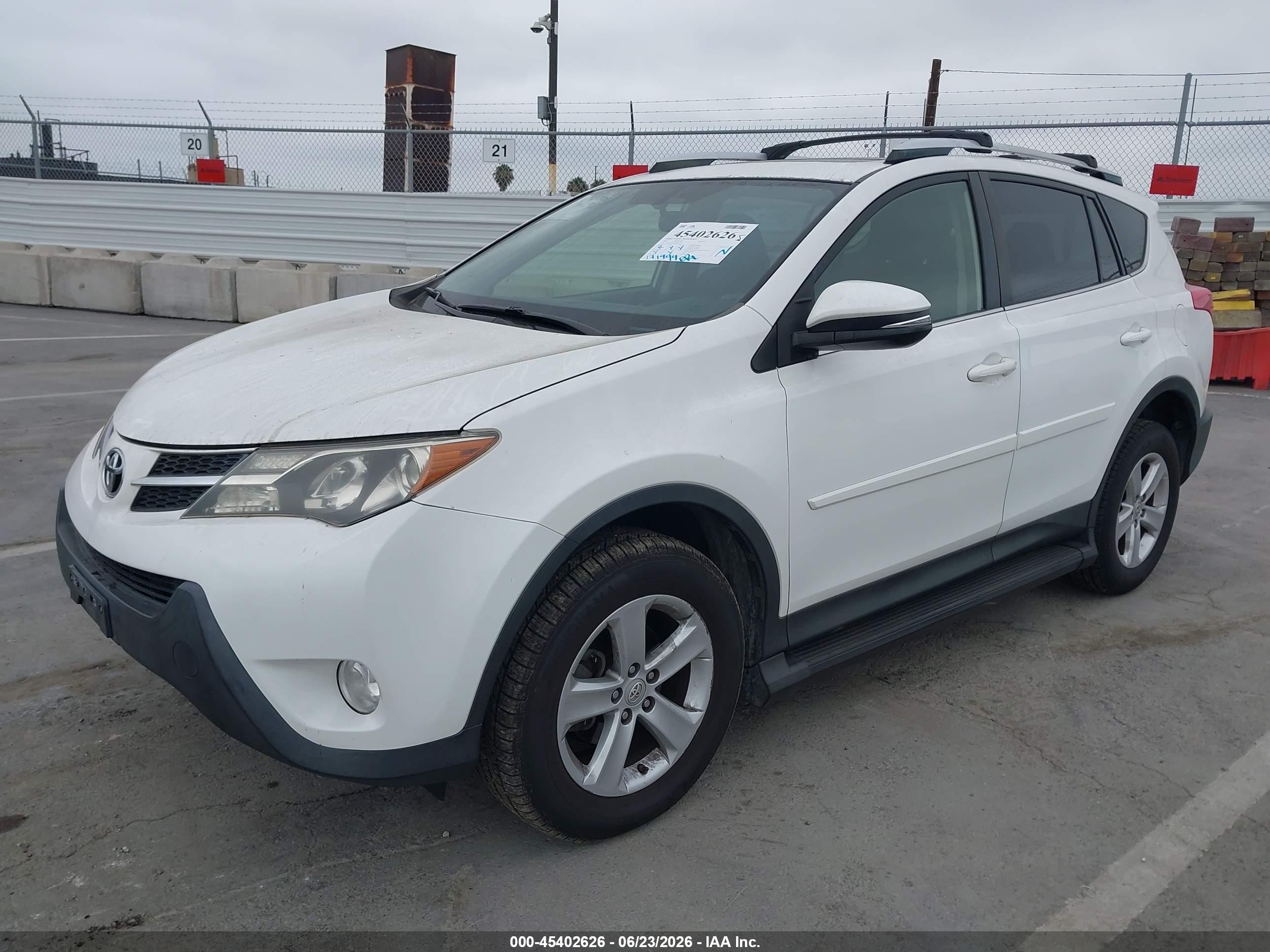 2014 Toyota Rav4 Xle Белый vin: JTMWFREV8EJ020225