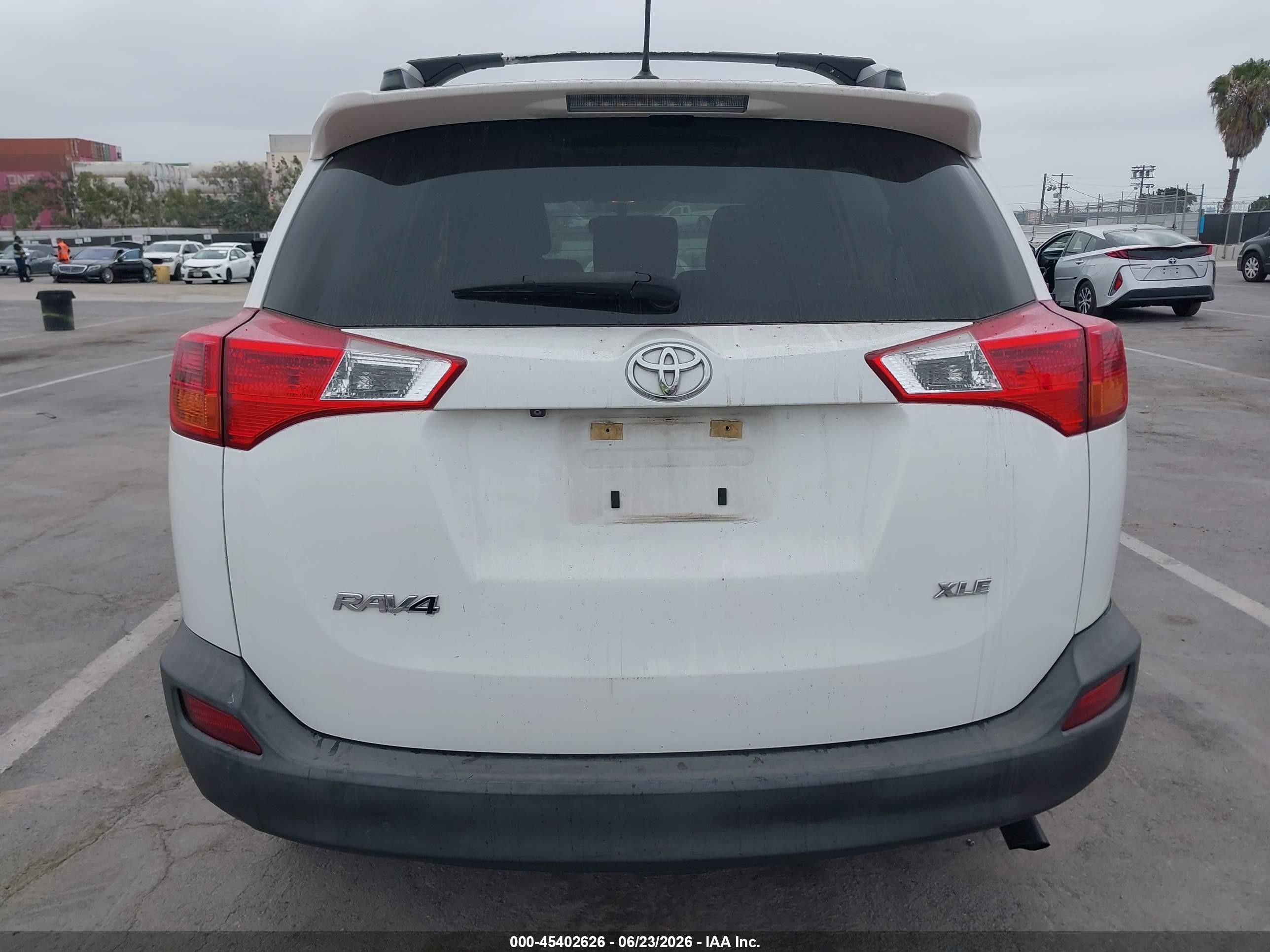 2014 Toyota Rav4 Xle Белый vin: JTMWFREV8EJ020225