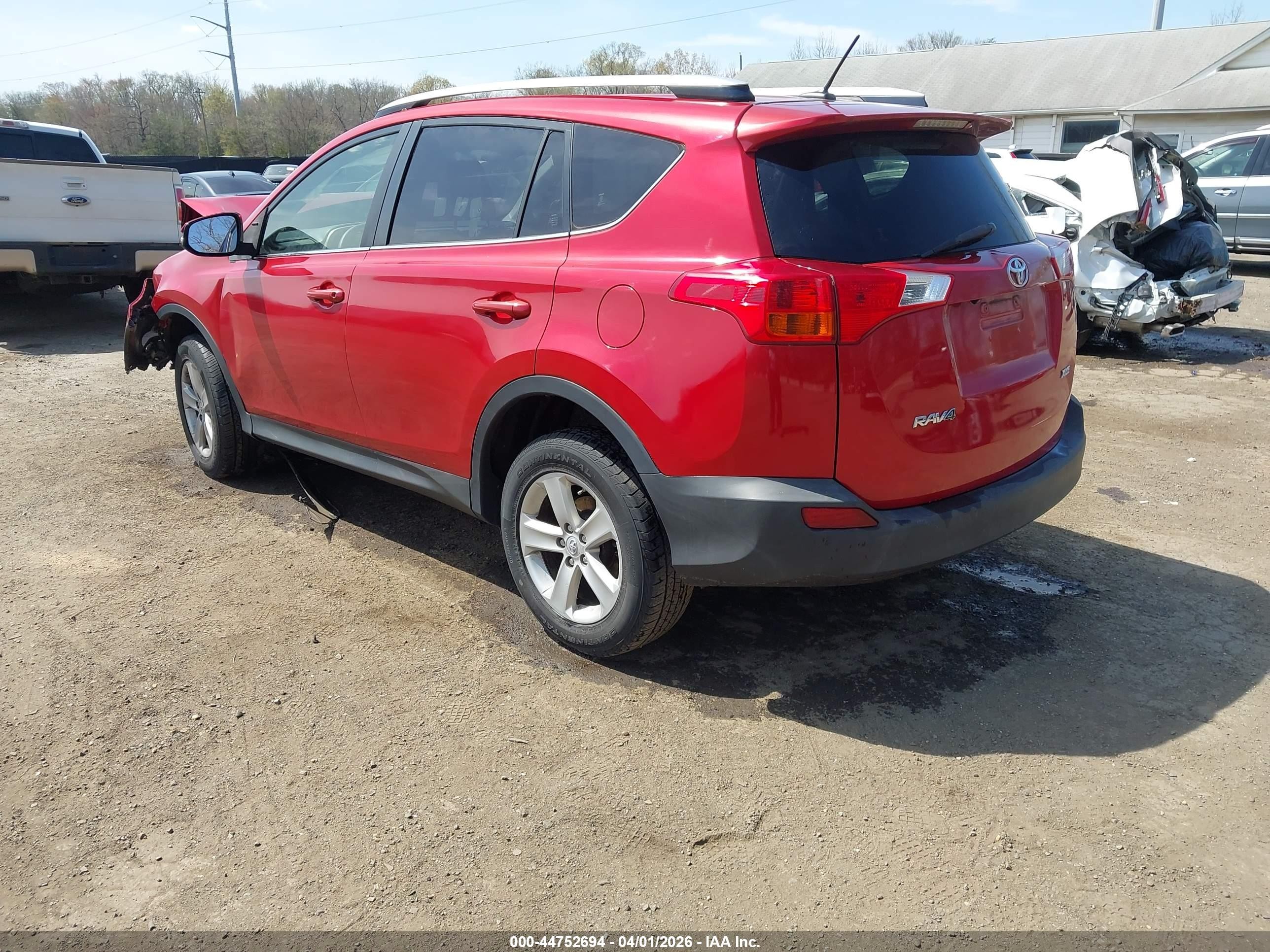 2014 Toyota Rav4 Xle Red vin: JTMWFREV8EJ022573