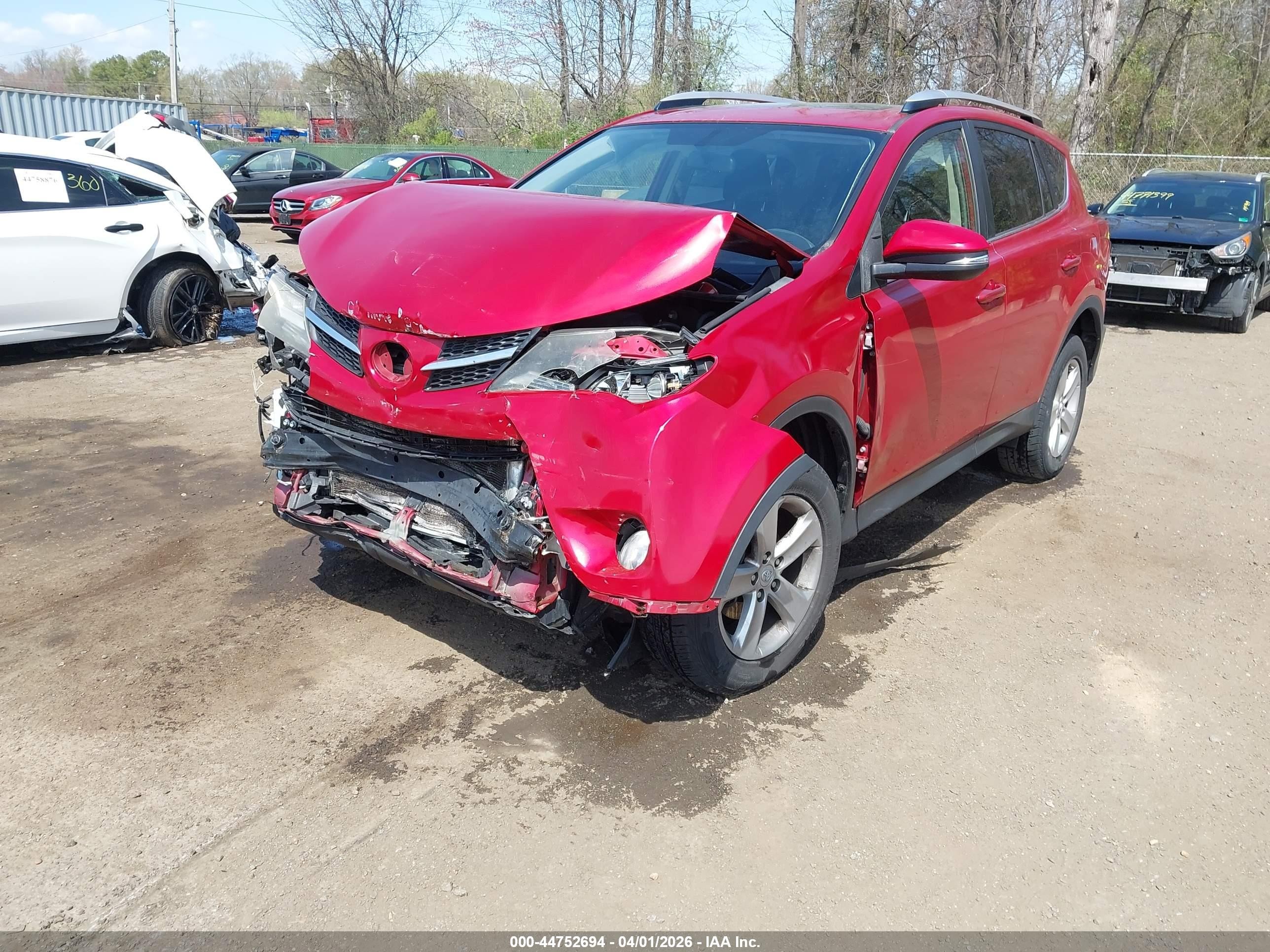2014 Toyota Rav4 Xle Red vin: JTMWFREV8EJ022573