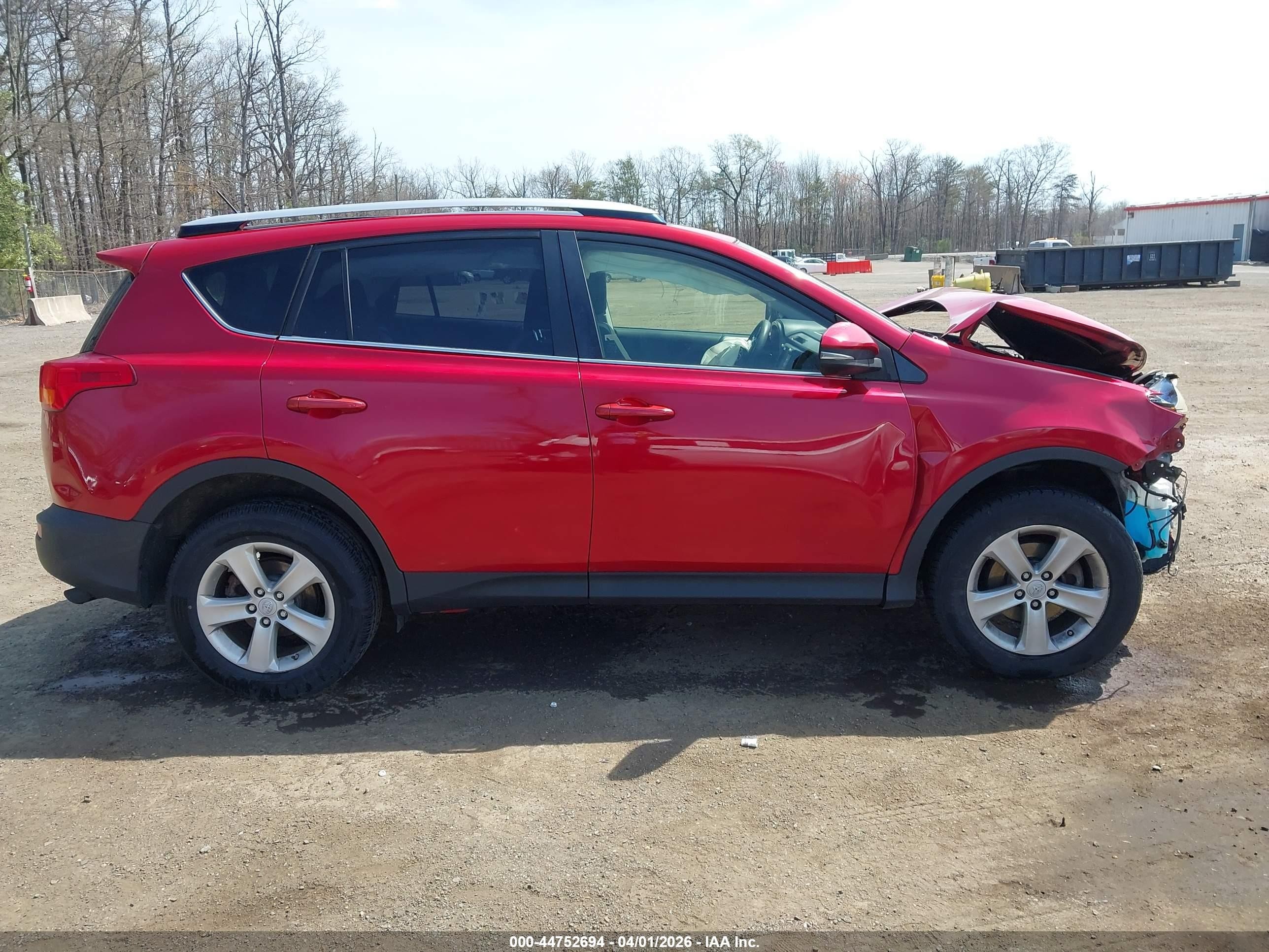 2014 Toyota Rav4 Xle Red vin: JTMWFREV8EJ022573