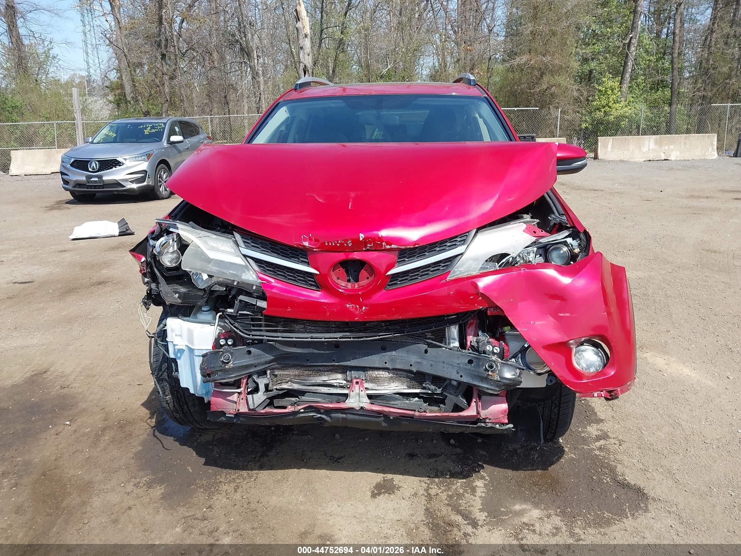 2014 Toyota Rav4 Xle Red vin: JTMWFREV8EJ022573