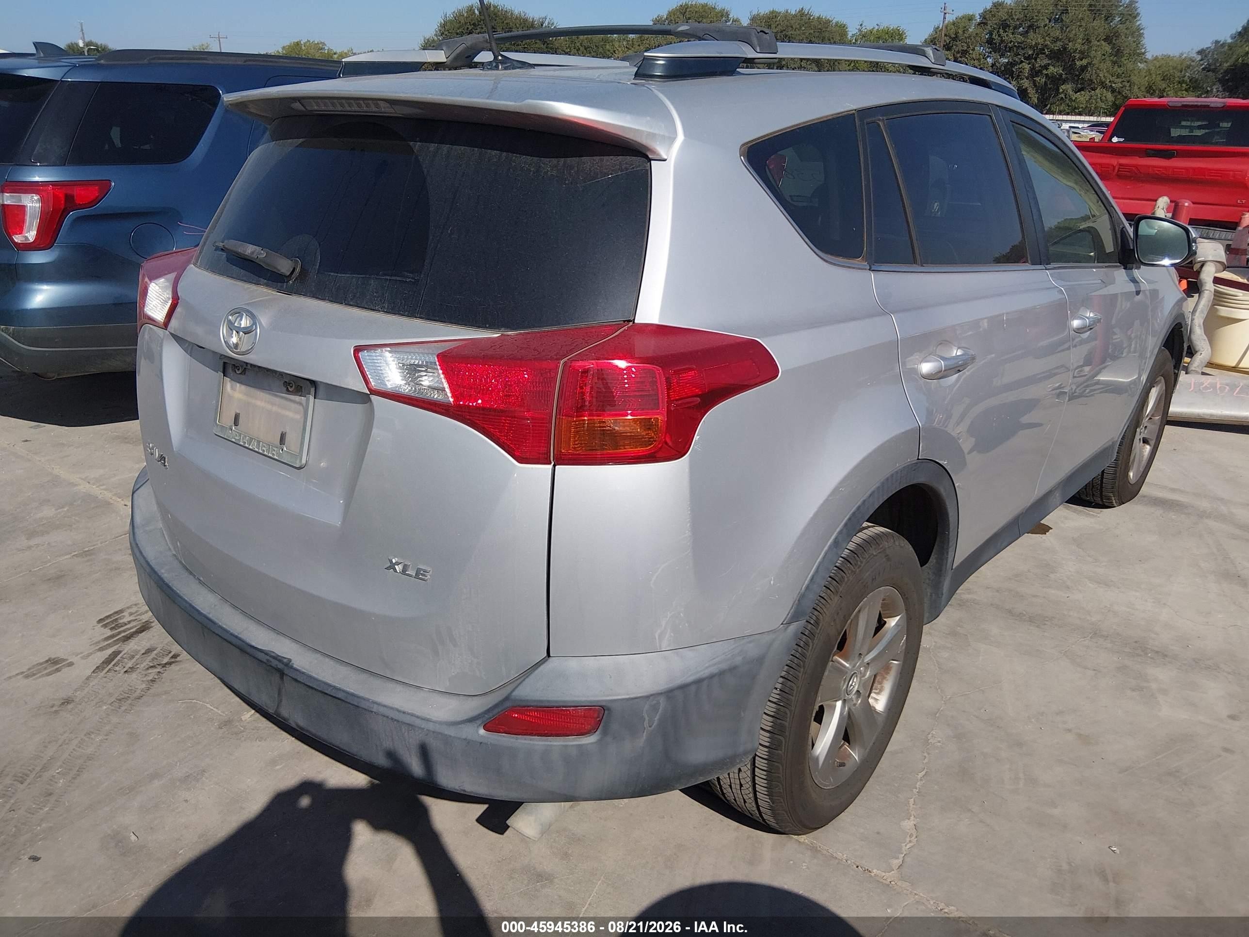 2015 Toyota Rav4 Xle Silver vin: JTMWFREV8FJ044056