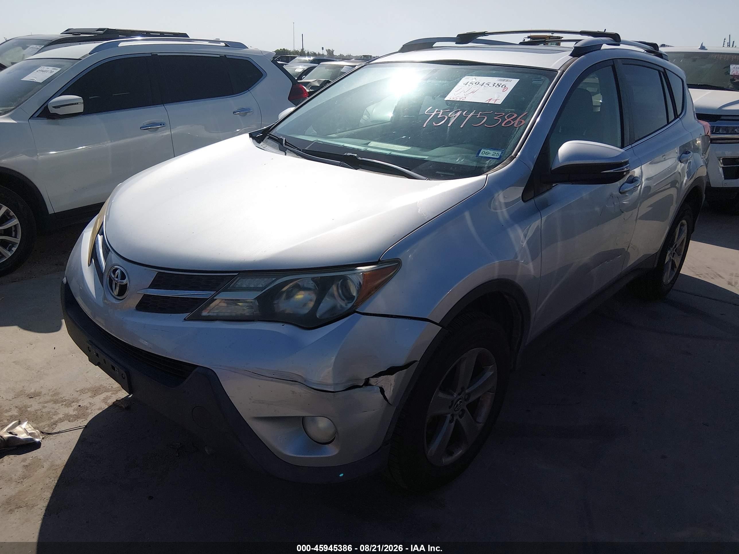 2015 Toyota Rav4 Xle Silver vin: JTMWFREV8FJ044056