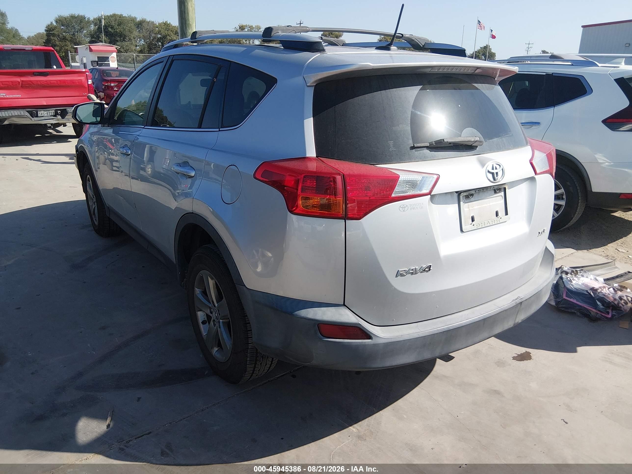 2015 Toyota Rav4 Xle Silver vin: JTMWFREV8FJ044056