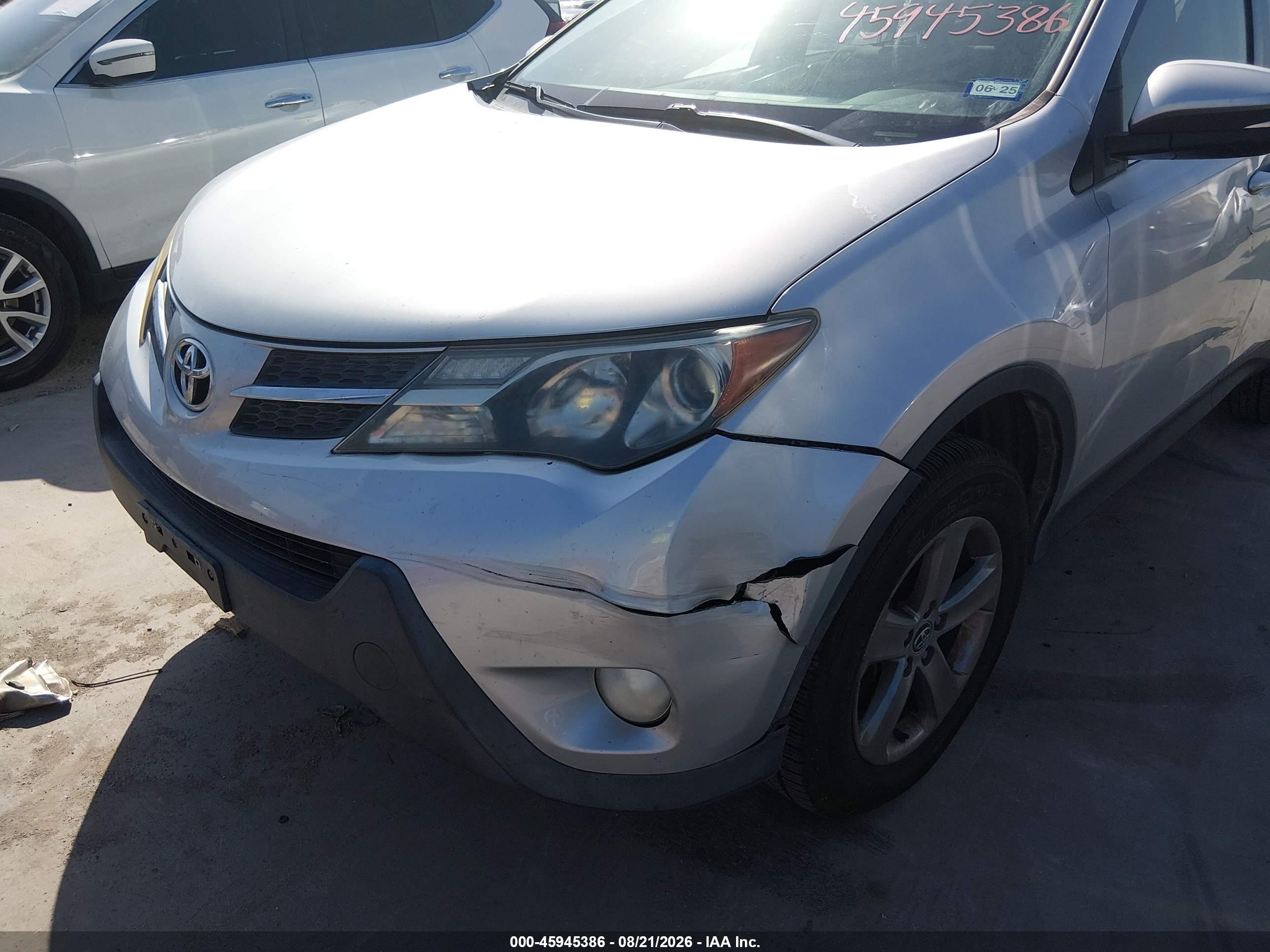 2015 Toyota Rav4 Xle Silver vin: JTMWFREV8FJ044056