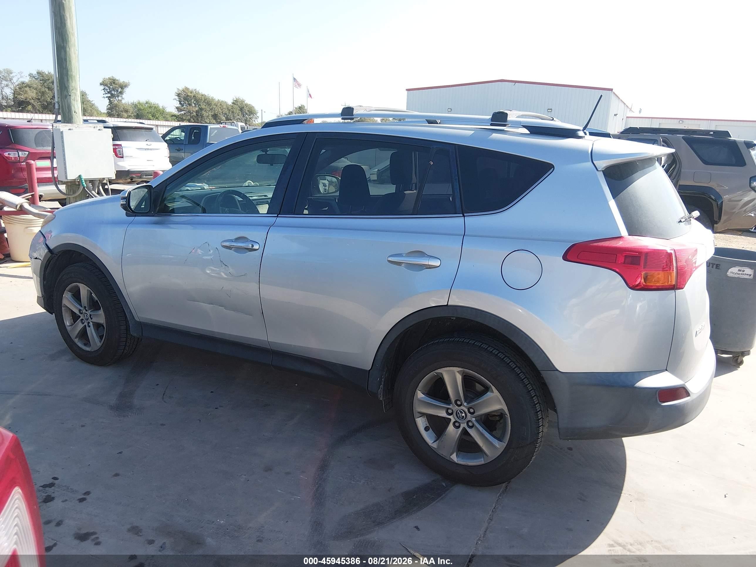 2015 Toyota Rav4 Xle Silver vin: JTMWFREV8FJ044056