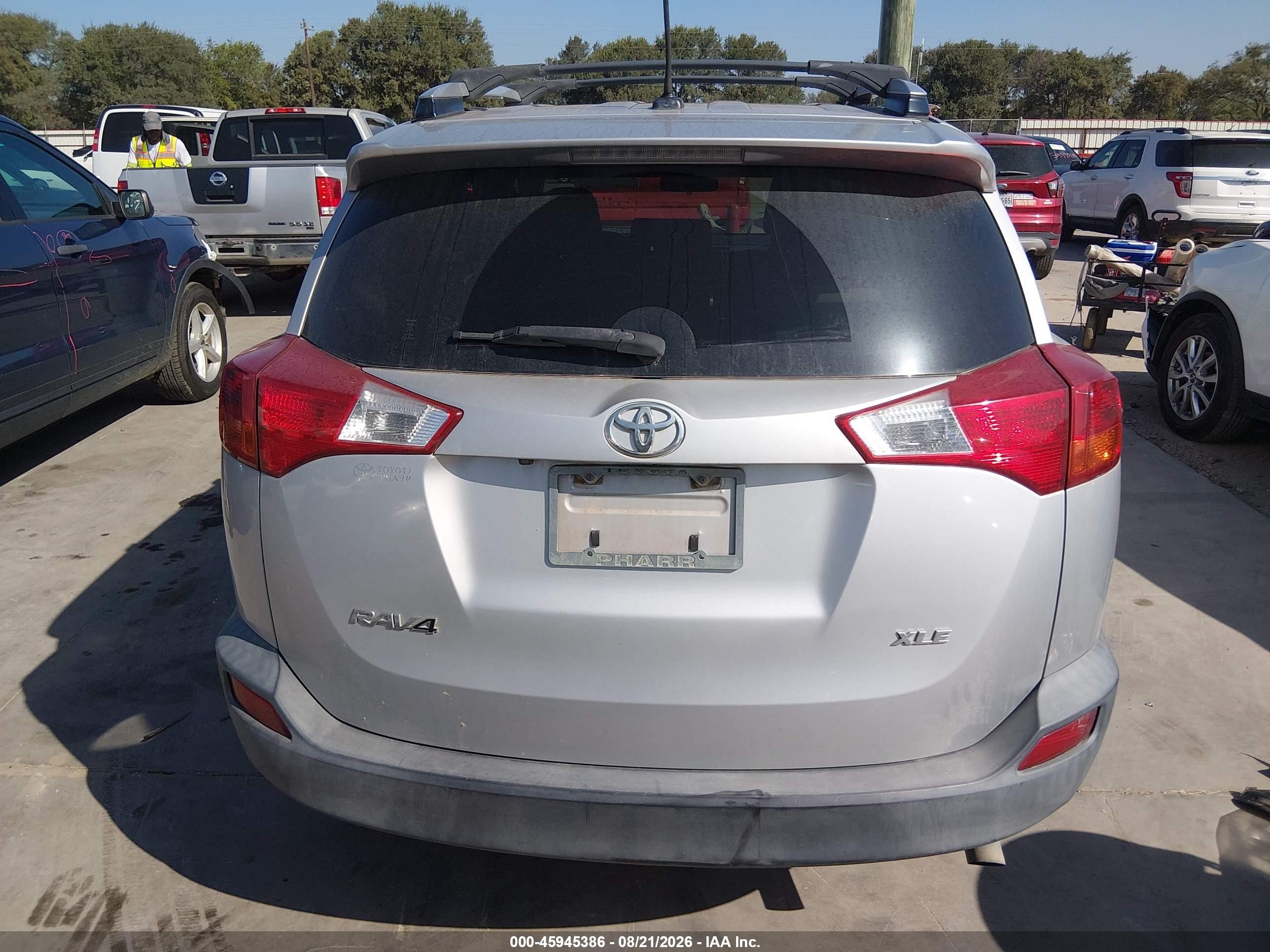 2015 Toyota Rav4 Xle Silver vin: JTMWFREV8FJ044056