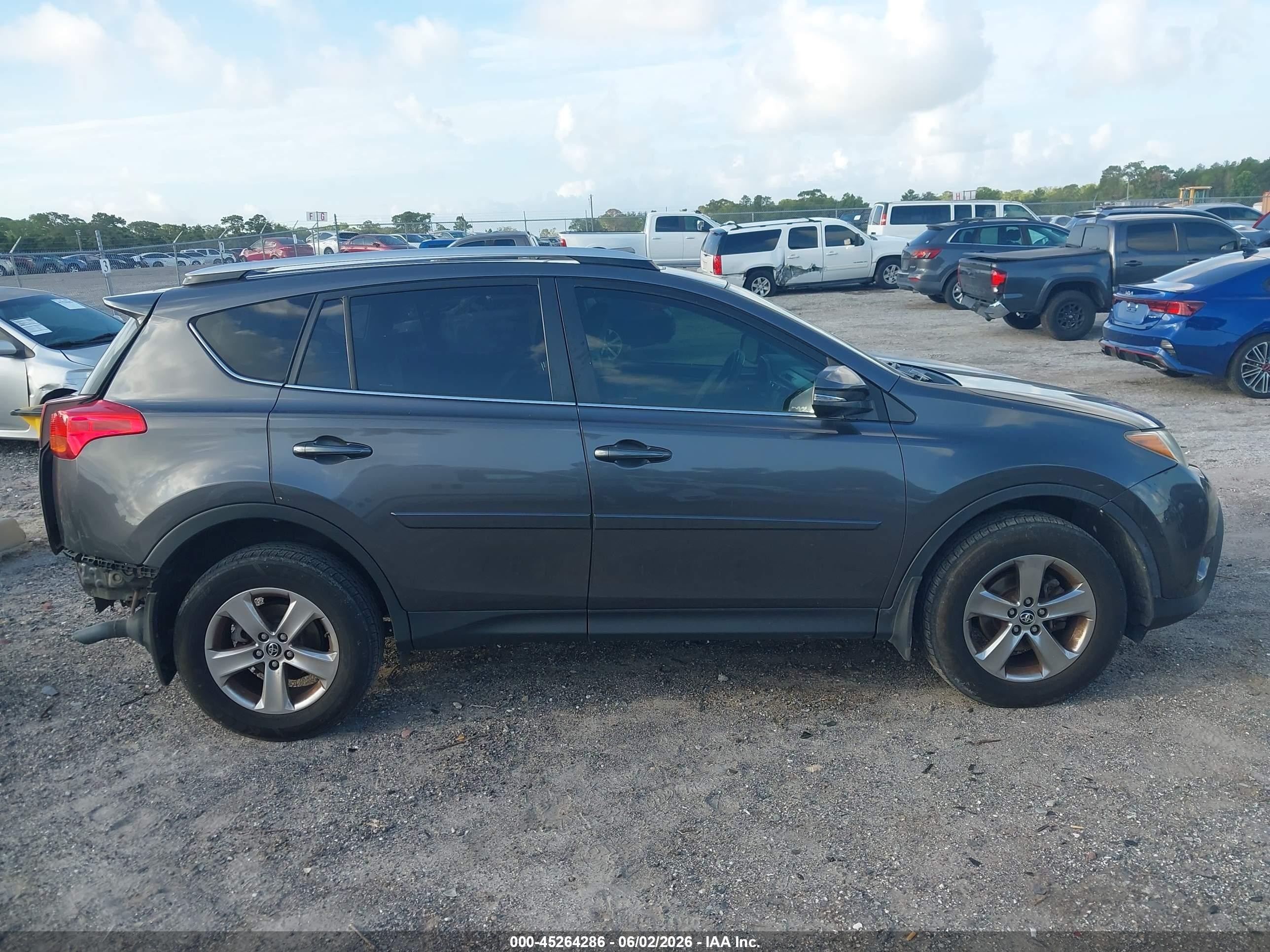 2015 Toyota Rav4 Xle Gray vin: JTMWFREV8FJ054196