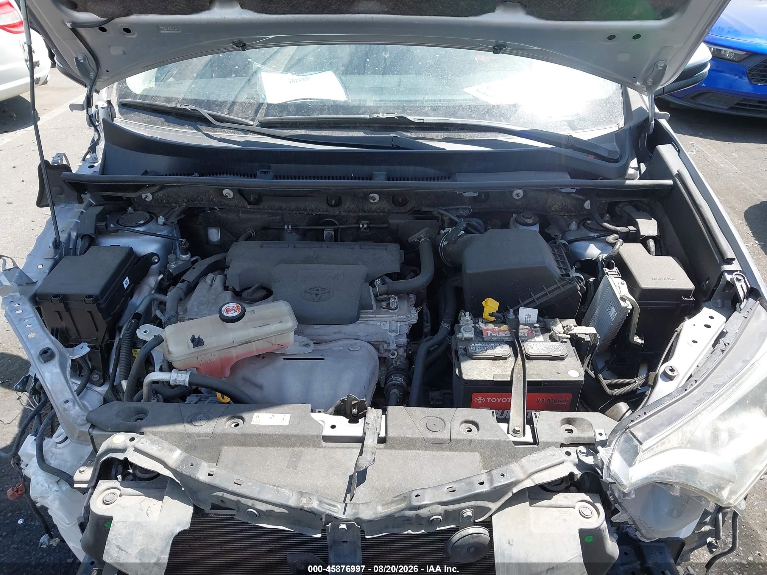 2018 Toyota Rav4 Xle Серебряный vin: JTMWFREV8JD120642