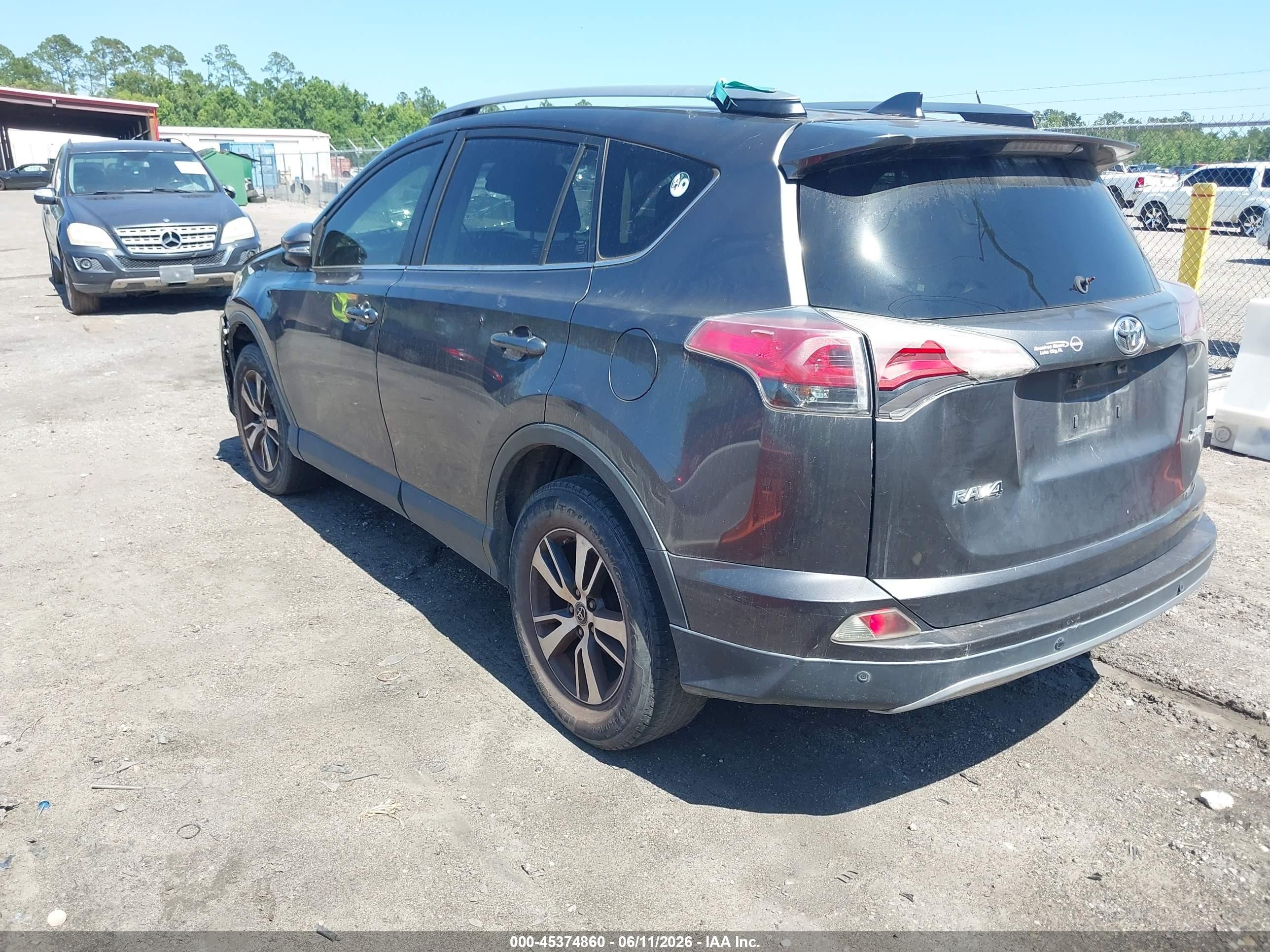 2018 Toyota Rav4 Xle Серый vin: JTMWFREV8JJ184360
