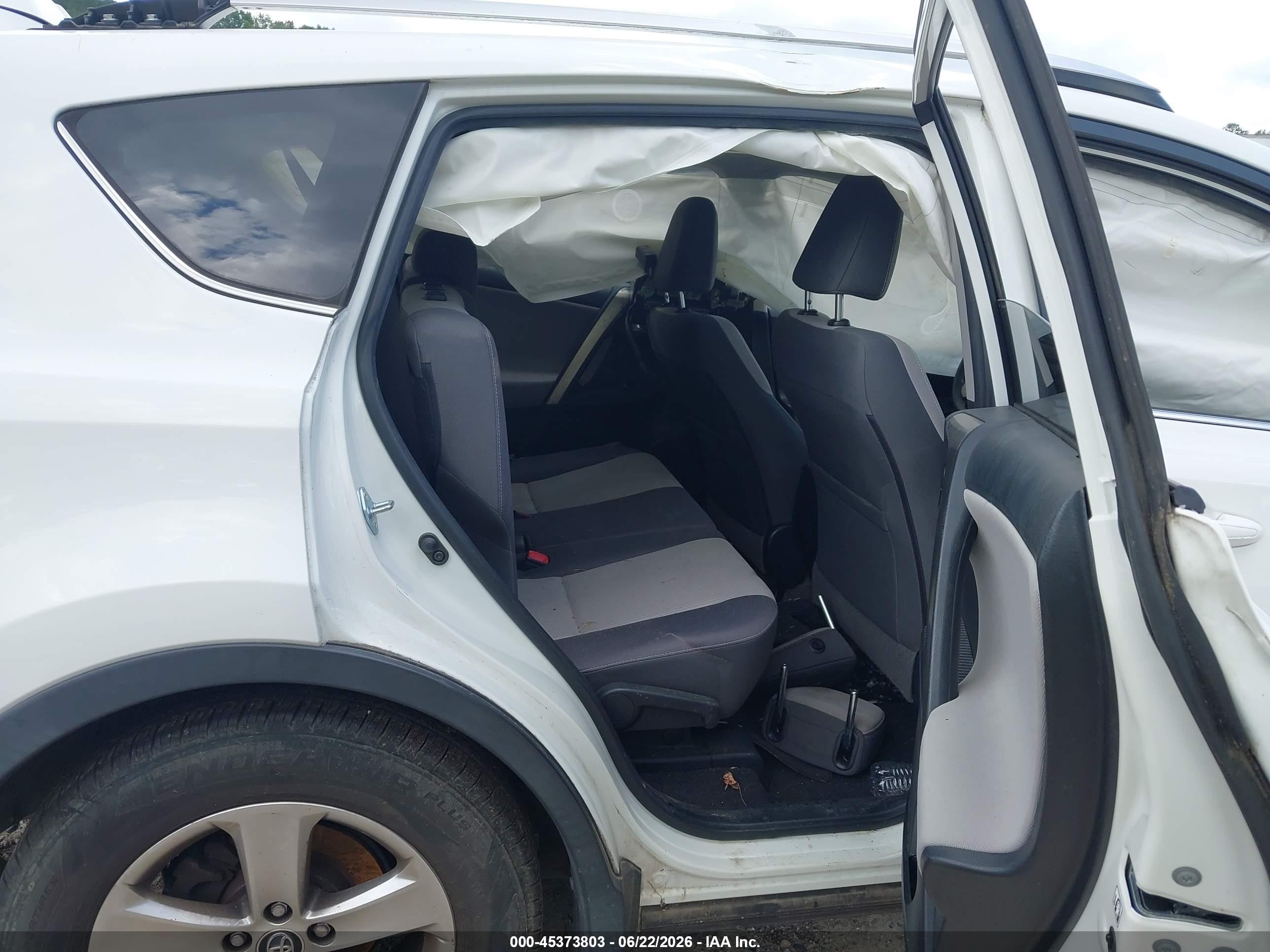 2015 Toyota Rav4 Xle Белый vin: JTMWFREV9FJ036547