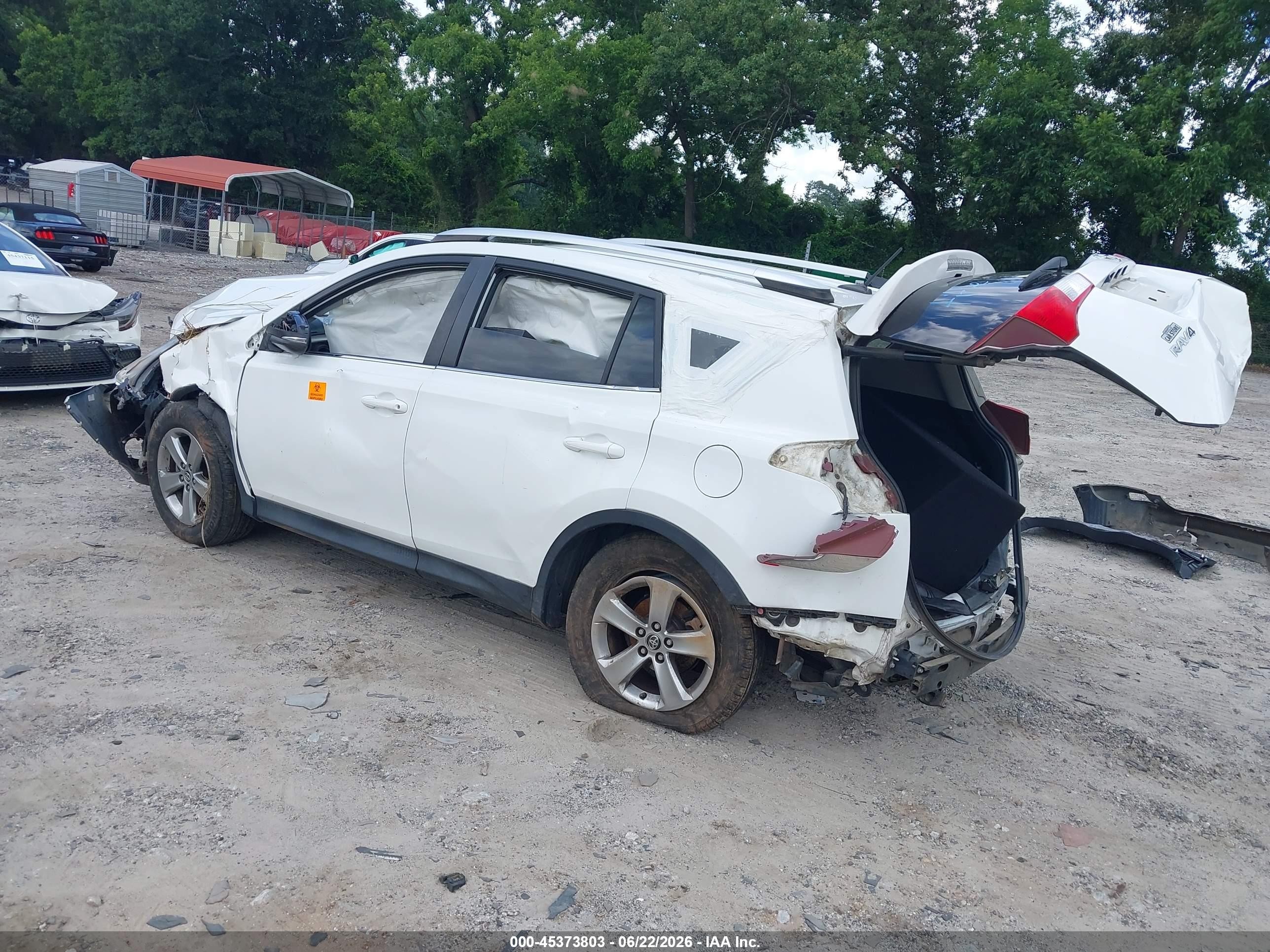 2015 Toyota Rav4 Xle Белый vin: JTMWFREV9FJ036547