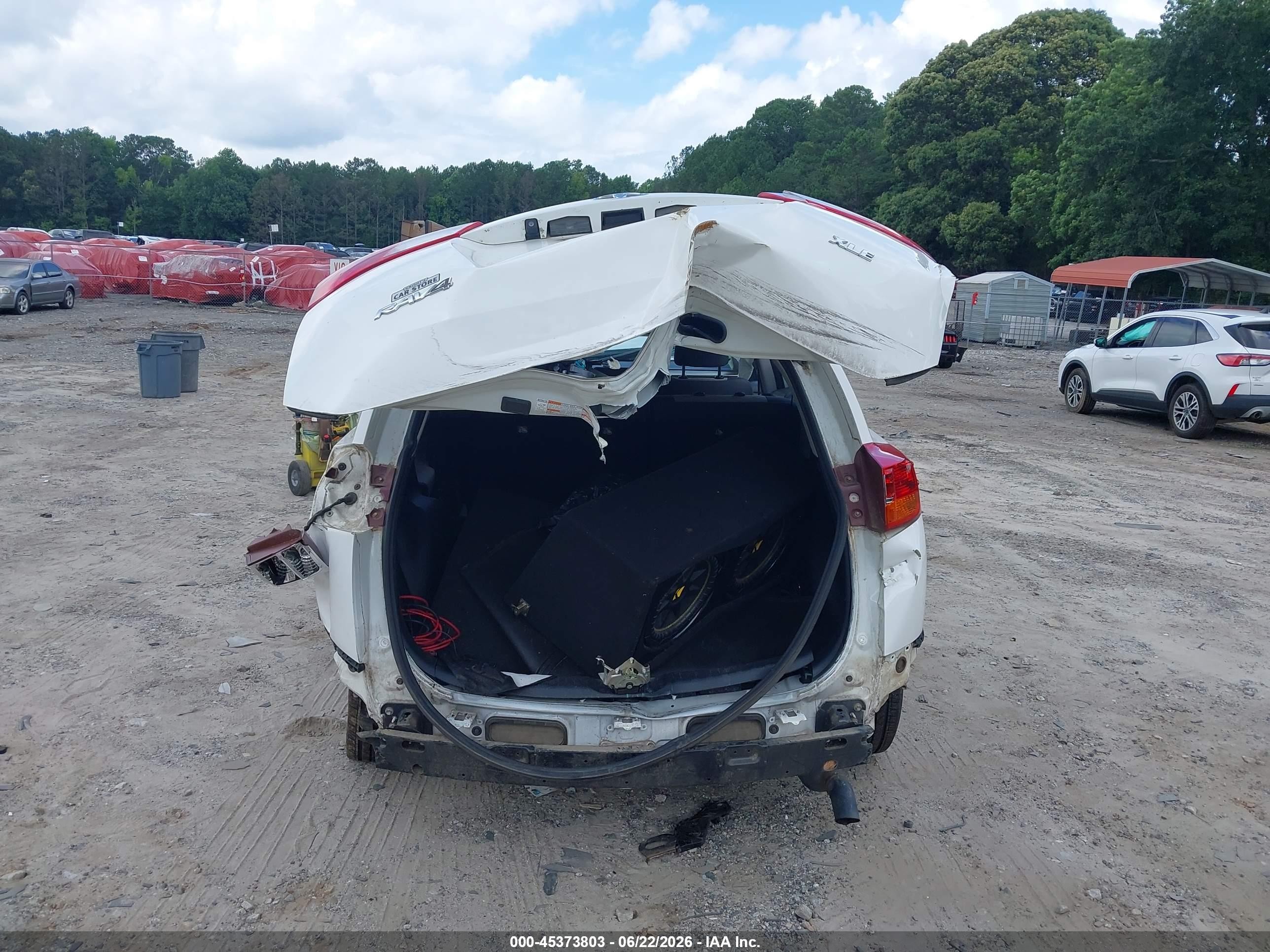 2015 Toyota Rav4 Xle Белый vin: JTMWFREV9FJ036547