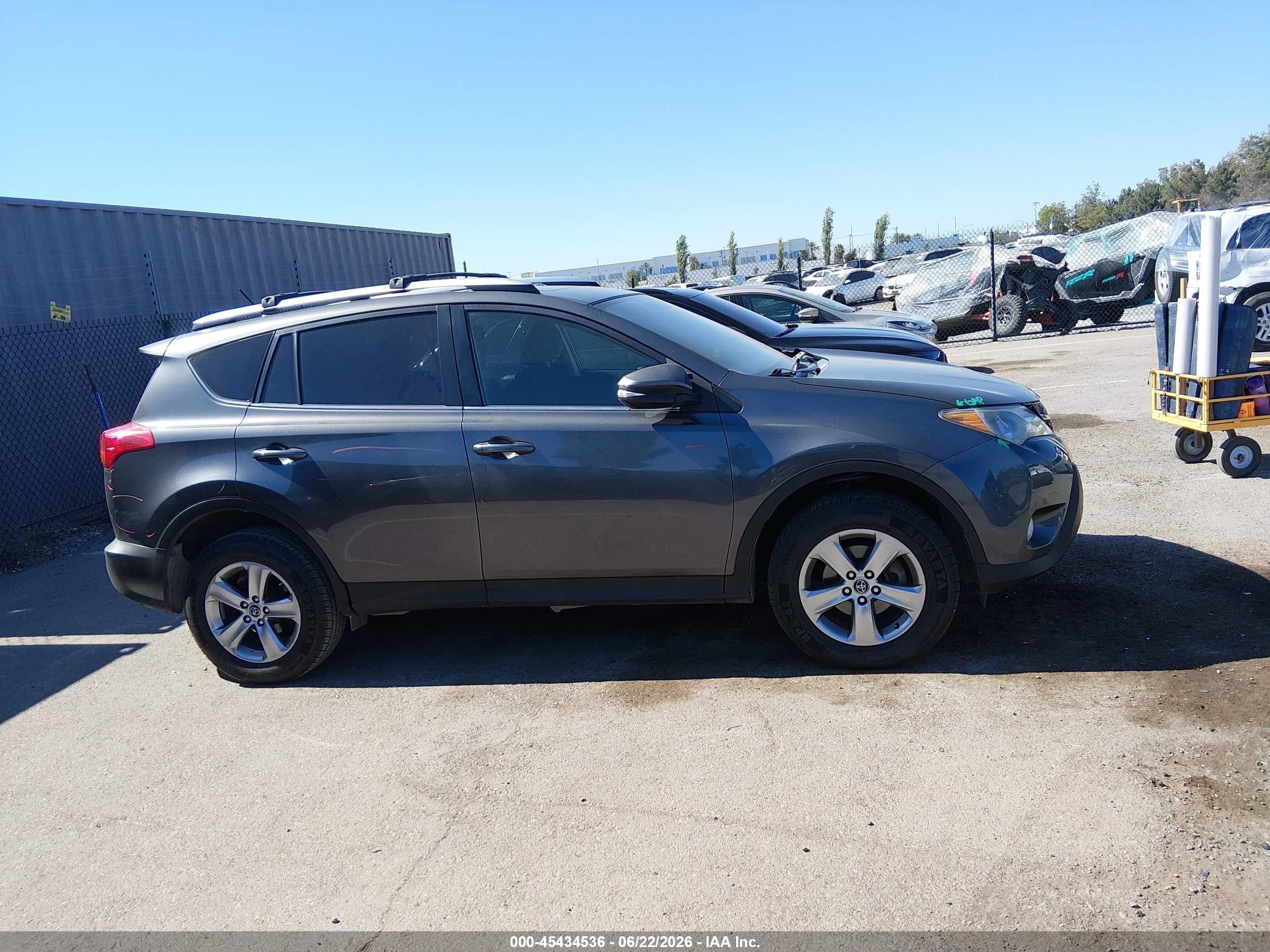2015 Toyota Rav4 Xle Gray vin: JTMWFREV9FJ047287