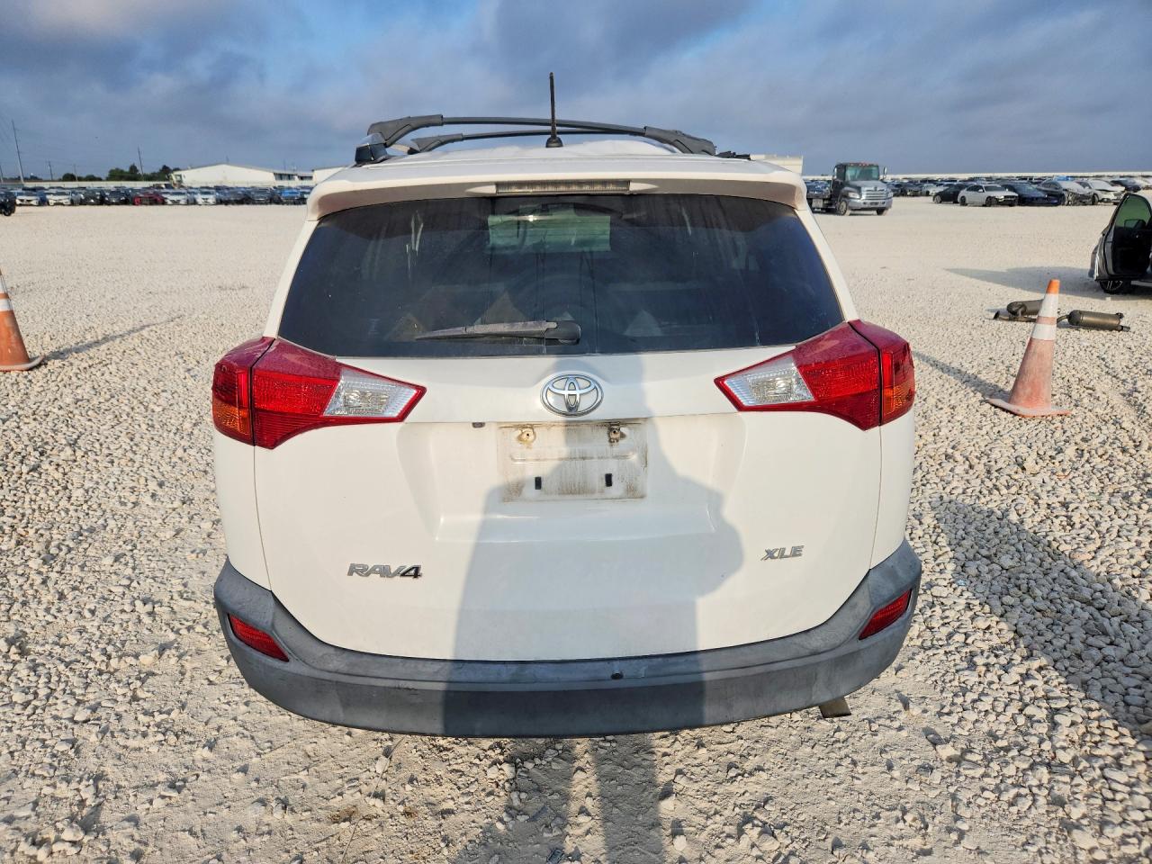 2013 Toyota Rav4 Xle White vin: JTMWFREVXD5016278