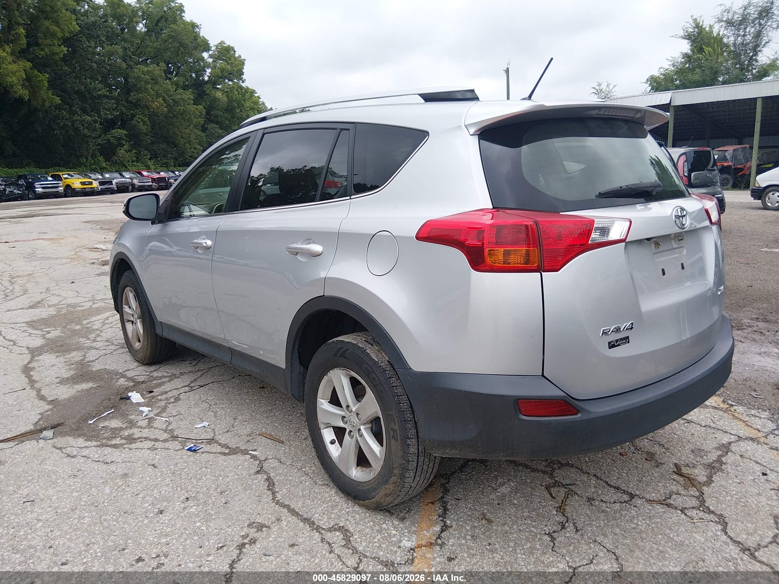 2013 Toyota Rav4 Xle Серебряный vin: JTMWFREVXDD007439