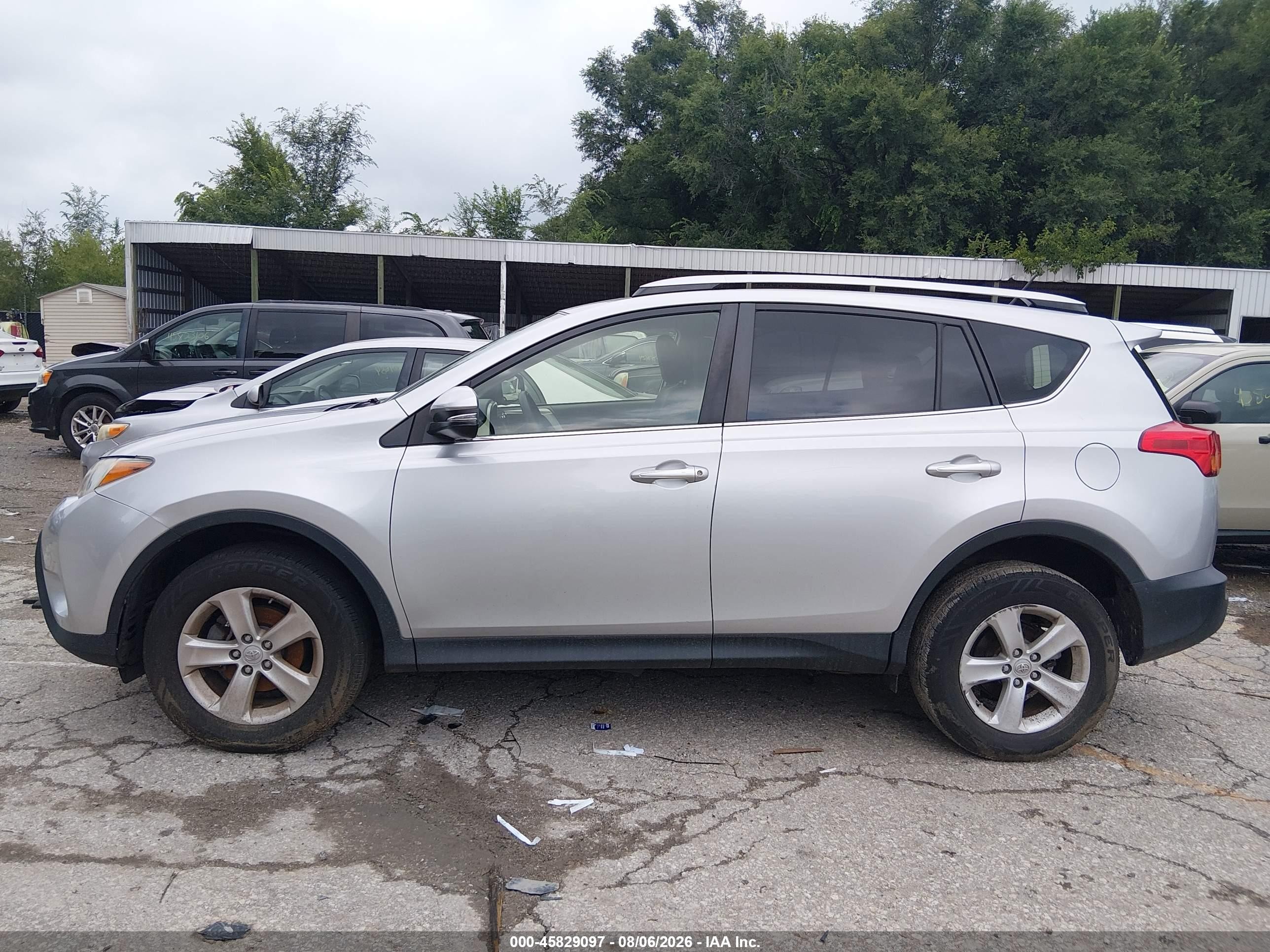 2013 Toyota Rav4 Xle Серебряный vin: JTMWFREVXDD007439
