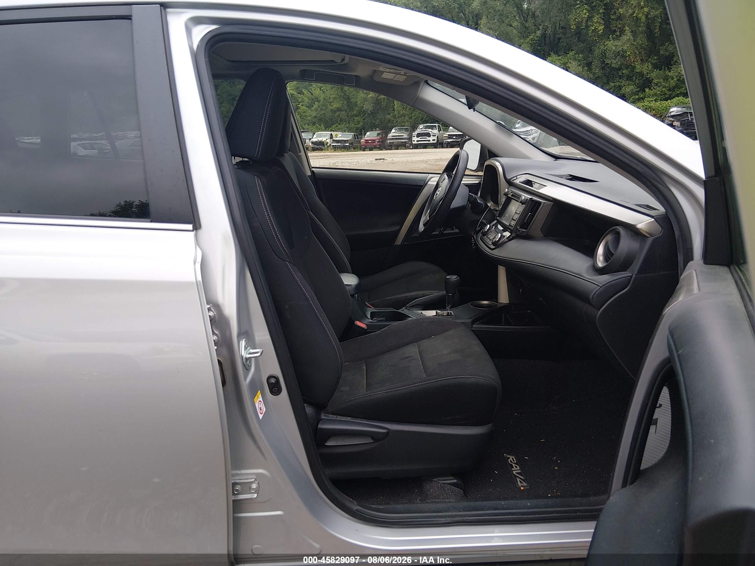 2013 Toyota Rav4 Xle Серебряный vin: JTMWFREVXDD007439