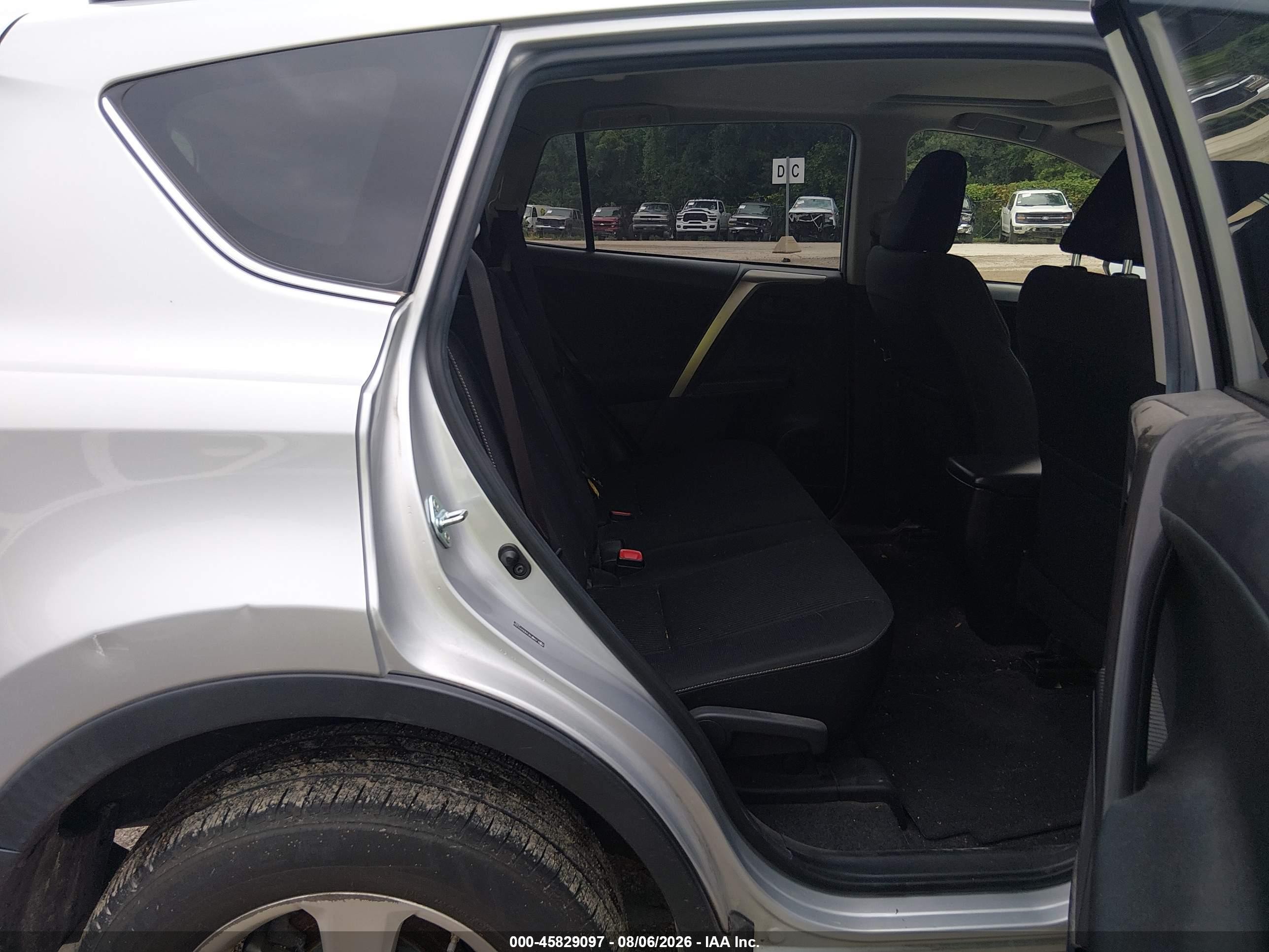 2013 Toyota Rav4 Xle Серебряный vin: JTMWFREVXDD007439
