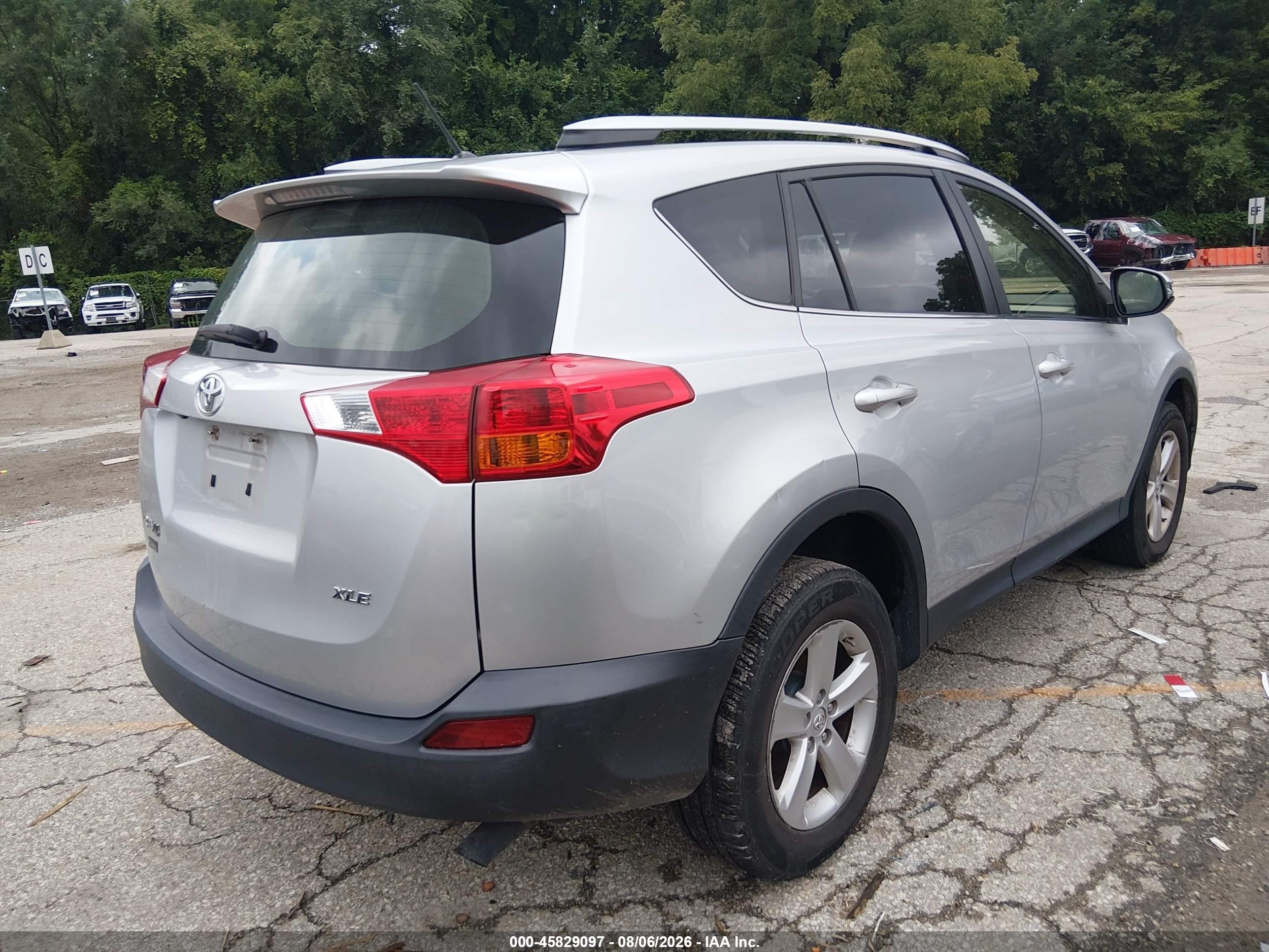 2013 Toyota Rav4 Xle Серебряный vin: JTMWFREVXDD007439