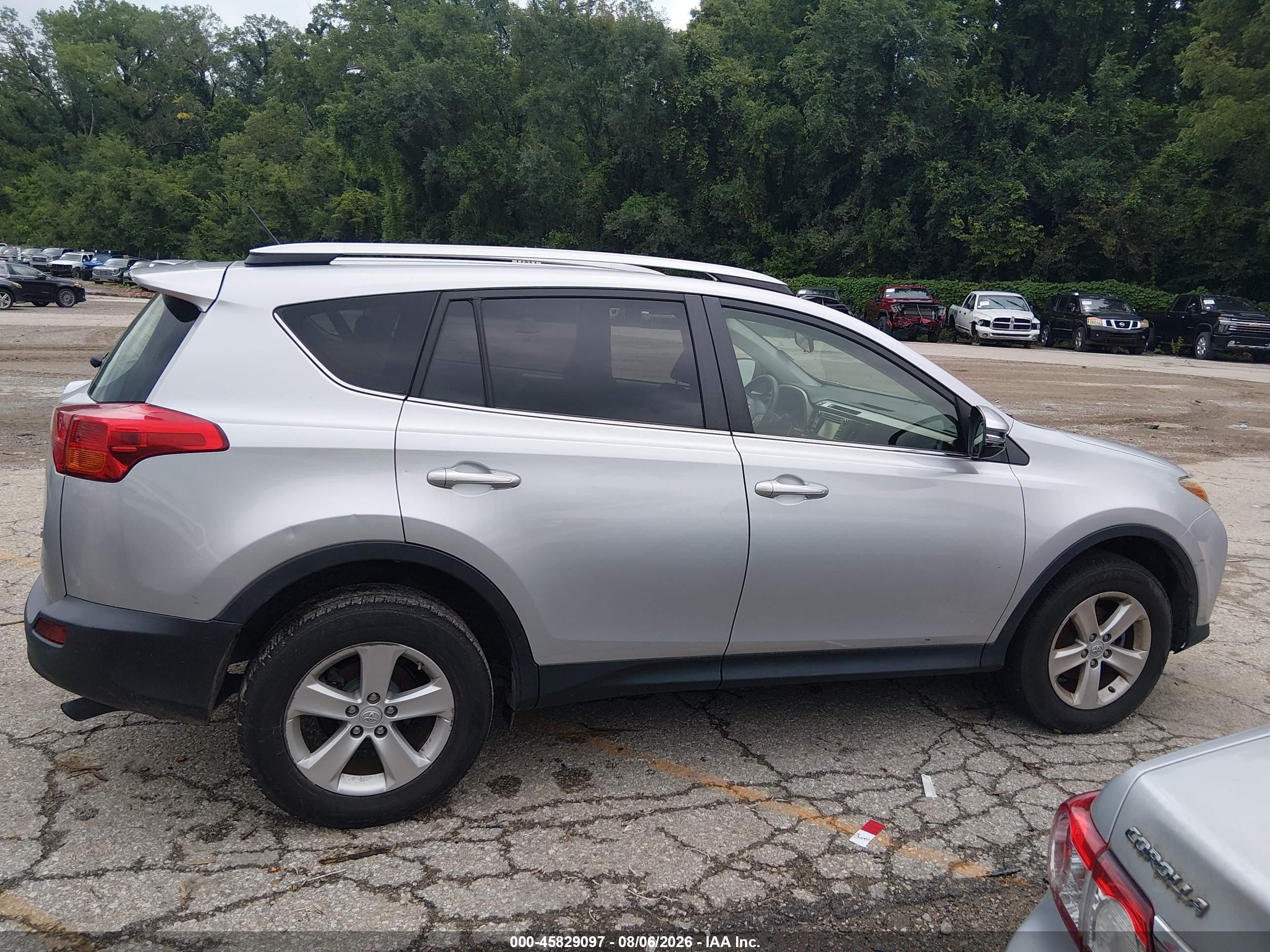 2013 Toyota Rav4 Xle Серебряный vin: JTMWFREVXDD007439