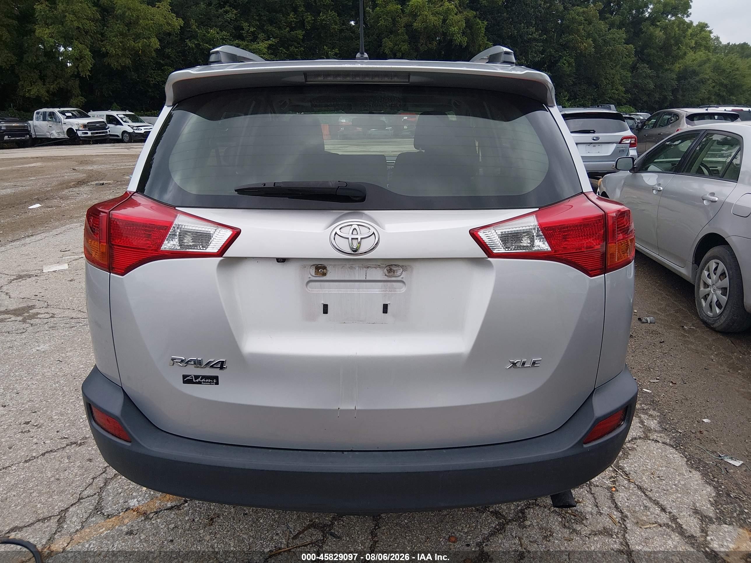 2013 Toyota Rav4 Xle Серебряный vin: JTMWFREVXDD007439