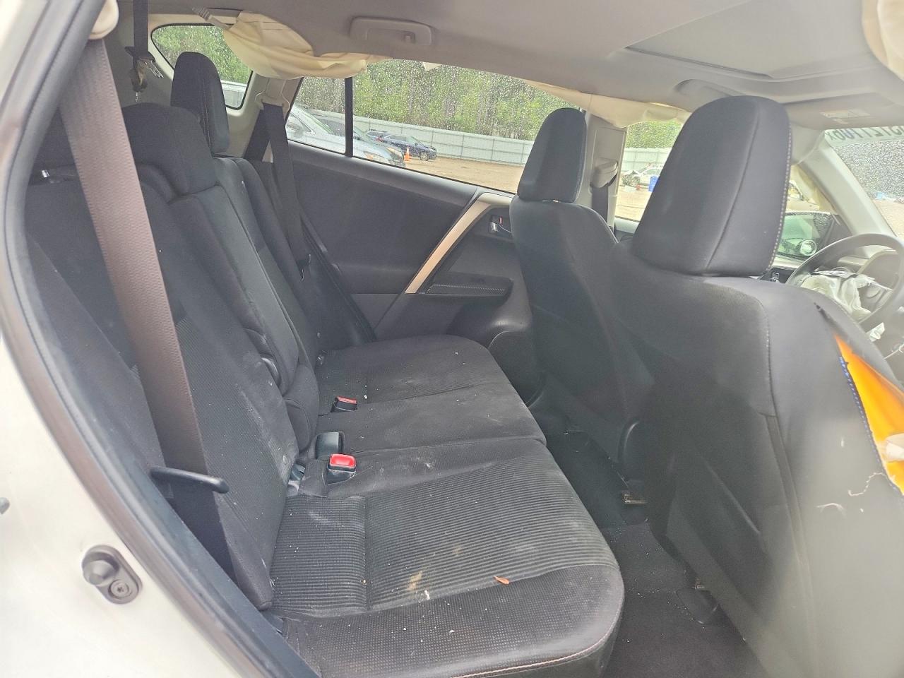 2015 Toyota Rav4 Xle White vin: JTMWFREVXFD070981