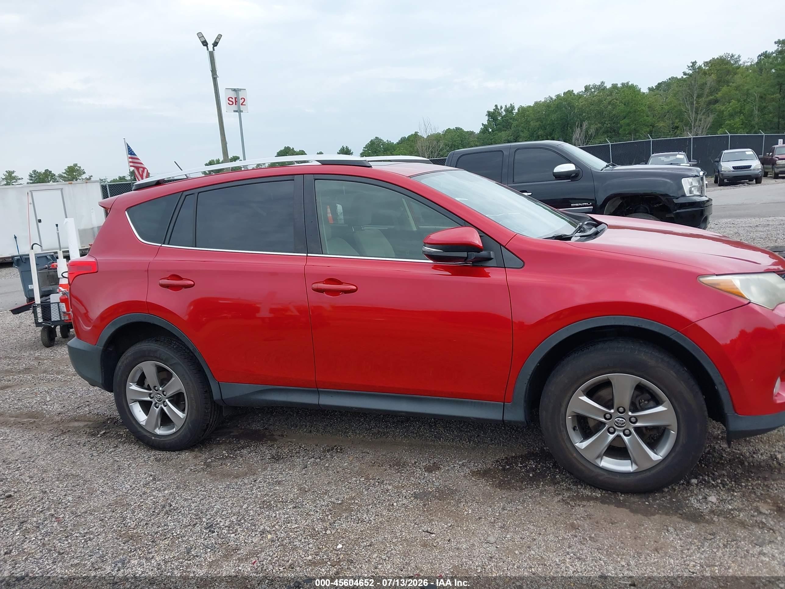 2015 Toyota Rav4 Xle Red vin: JTMWFREVXFD076232