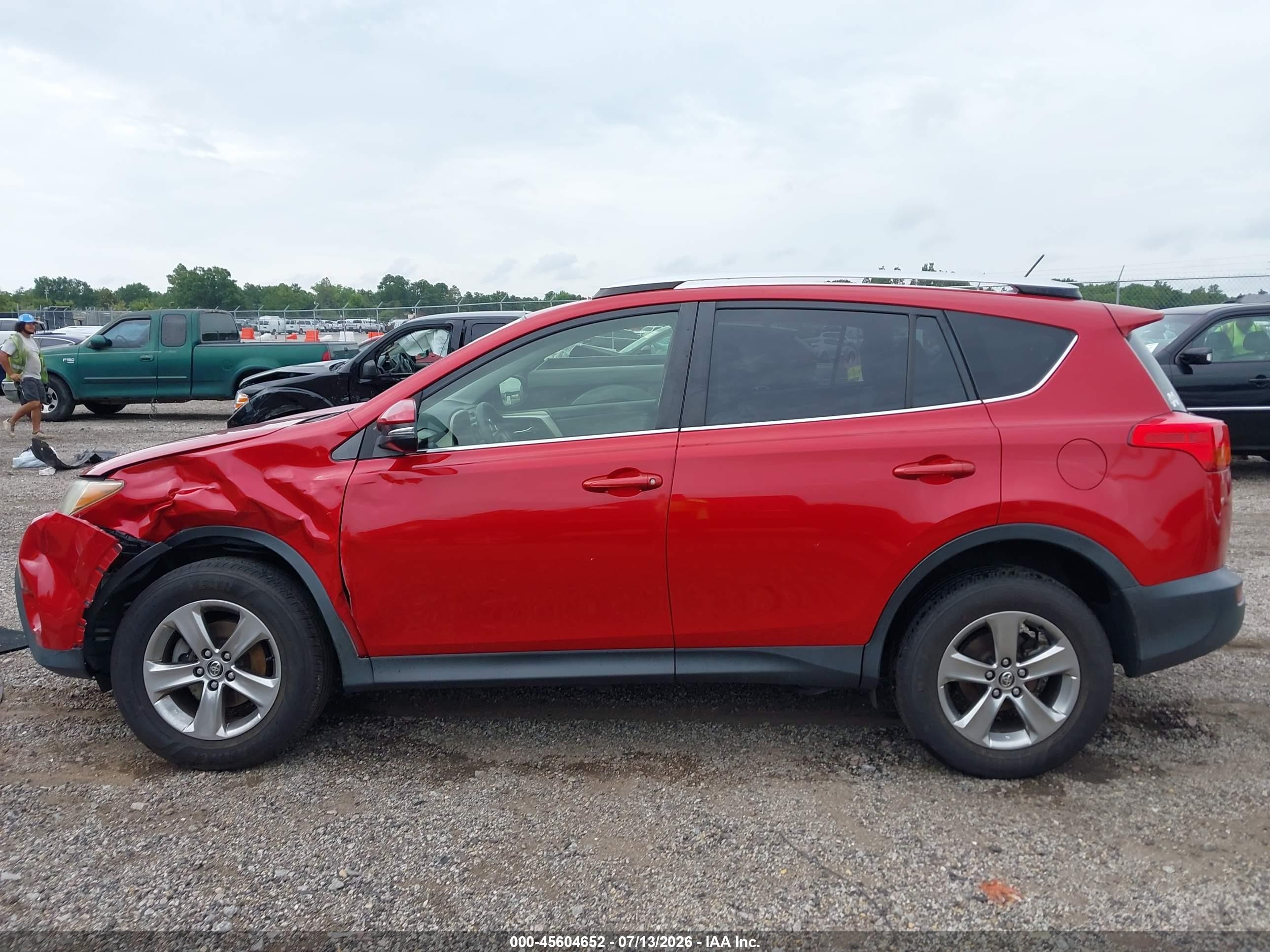 2015 Toyota Rav4 Xle Red vin: JTMWFREVXFD076232