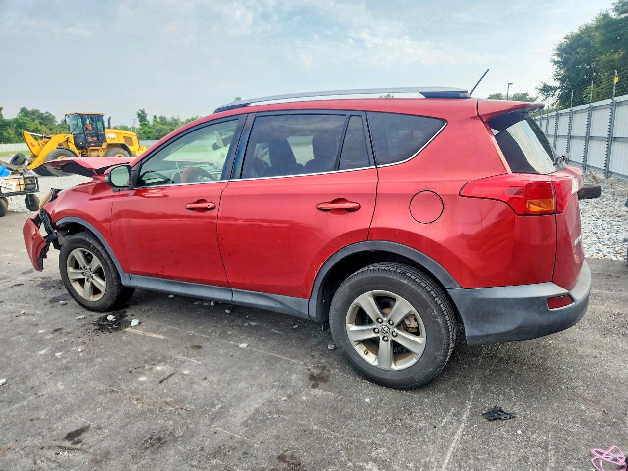 2015 Toyota Rav4 Xle Красный vin: JTMWFREVXFD079261