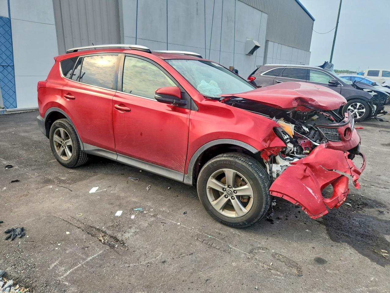 2015 Toyota Rav4 Xle Красный vin: JTMWFREVXFD079261