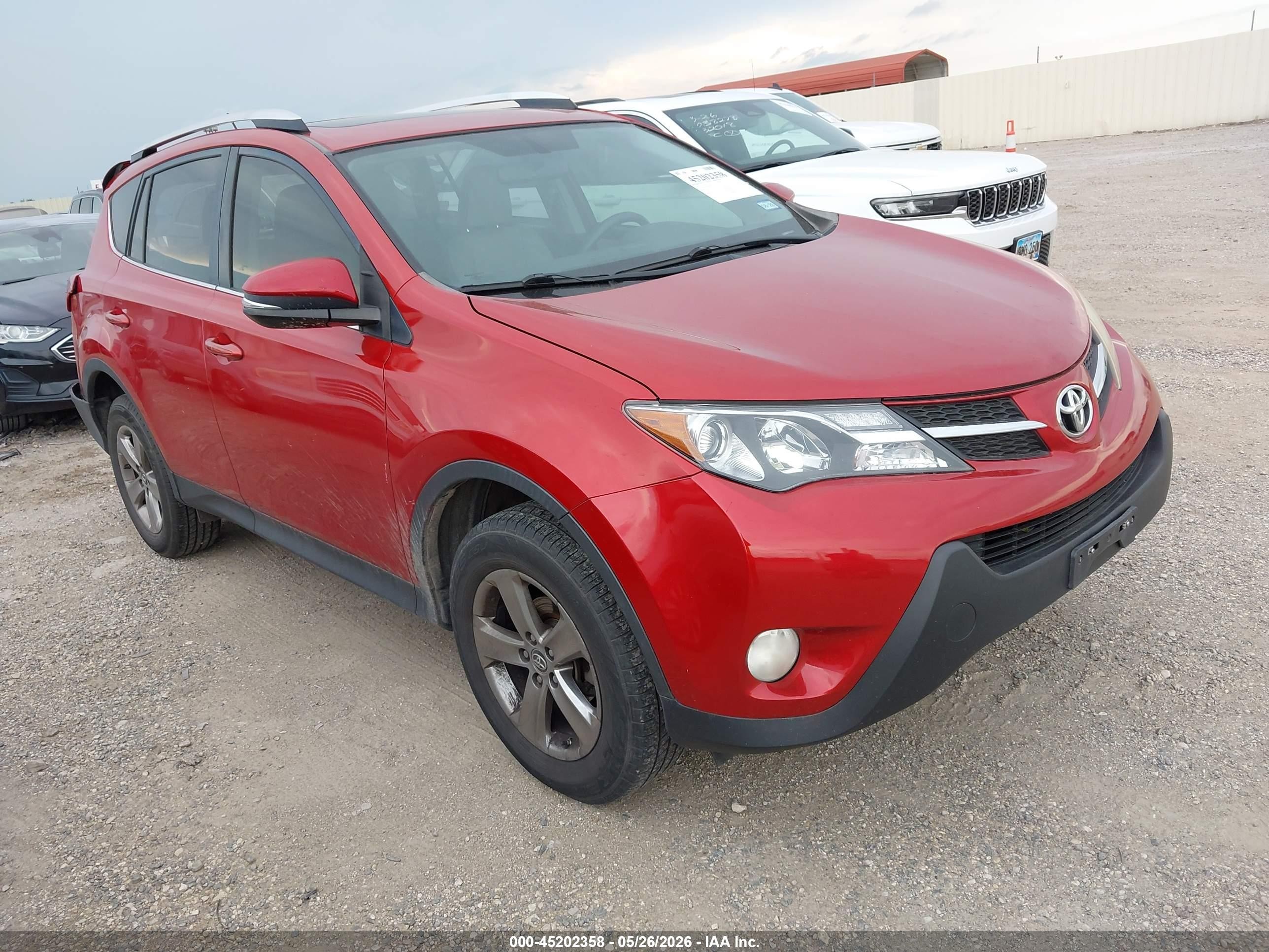 2015 Toyota Rav4 Xle Red vin: JTMWFREVXFJ038565