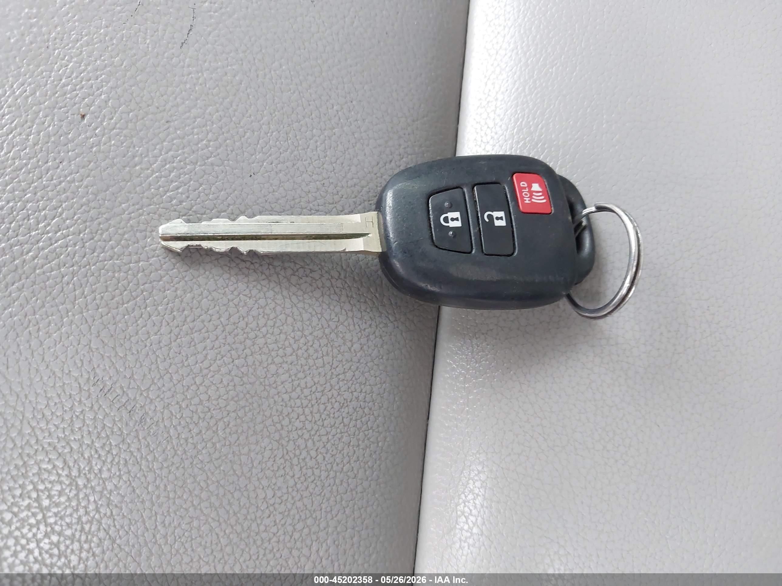 2015 Toyota Rav4 Xle Red vin: JTMWFREVXFJ038565