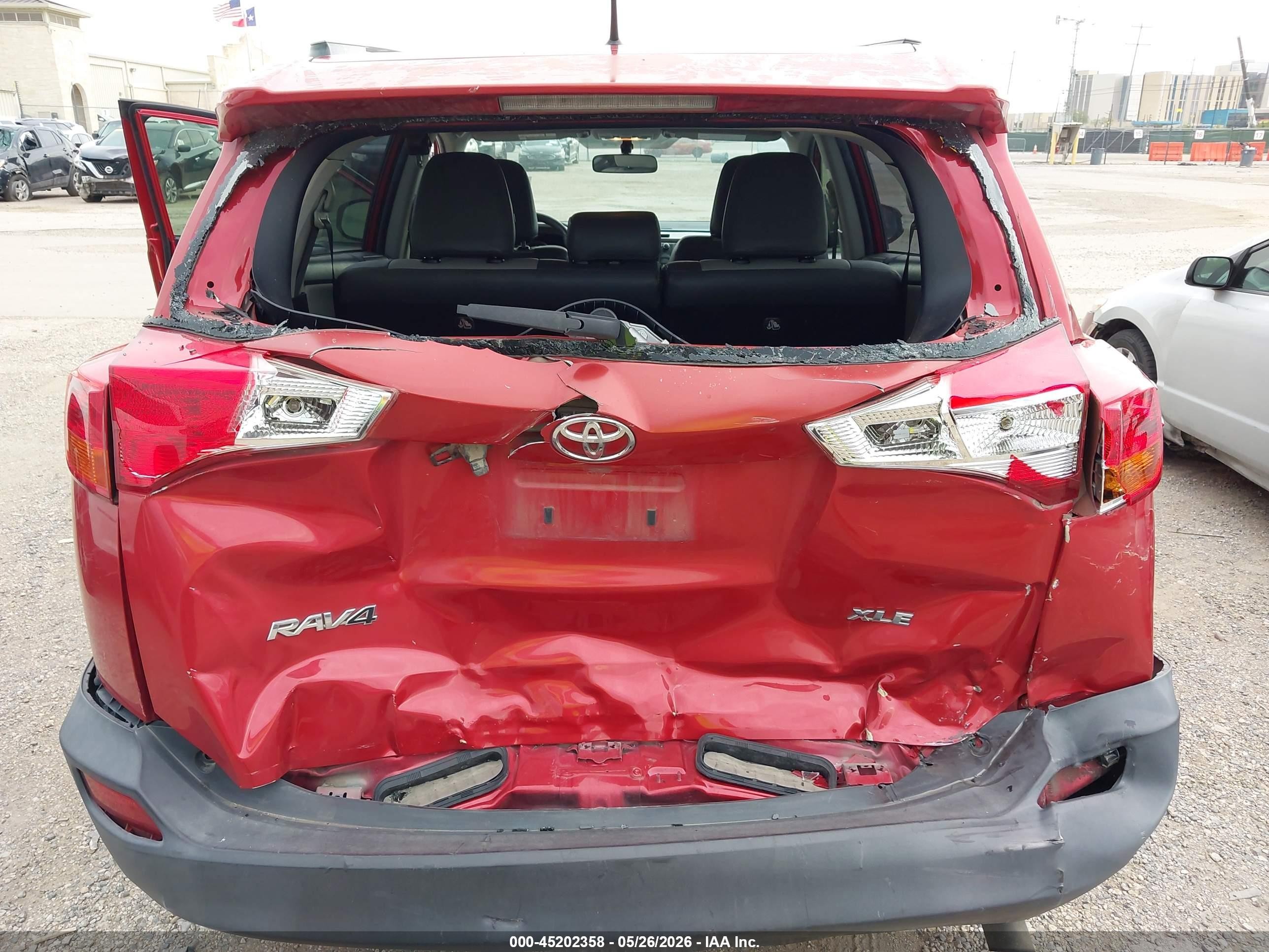 2015 Toyota Rav4 Xle Red vin: JTMWFREVXFJ038565