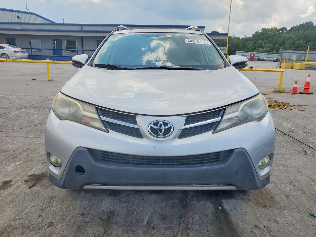 2015 Toyota Rav4 Xle Silver vin: JTMWFREVXFJ056404