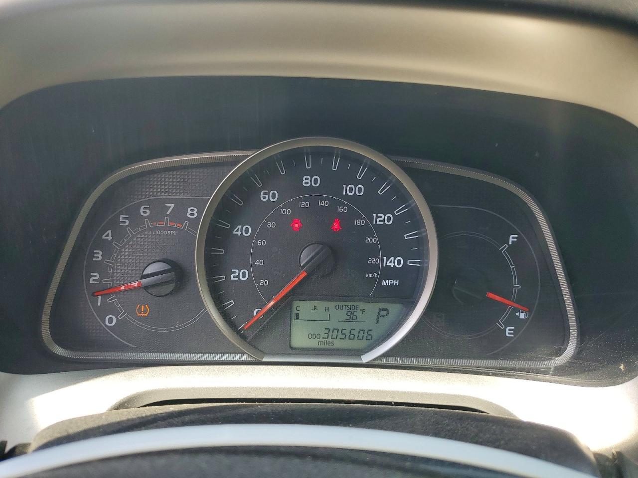 2015 Toyota Rav4 Xle Silver vin: JTMWFREVXFJ056404