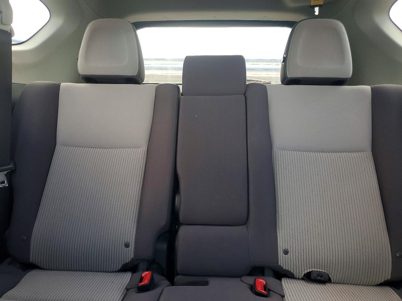 2015 Toyota Rav4 Xle Silver vin: JTMWFREVXFJ056404