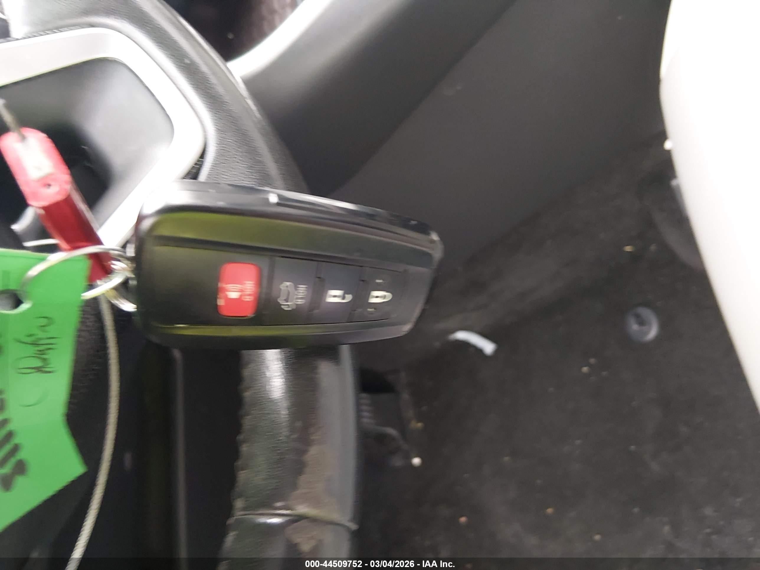 2019 Toyota Rav4 Limited Silver vin: JTMY1RFV8KD018538
