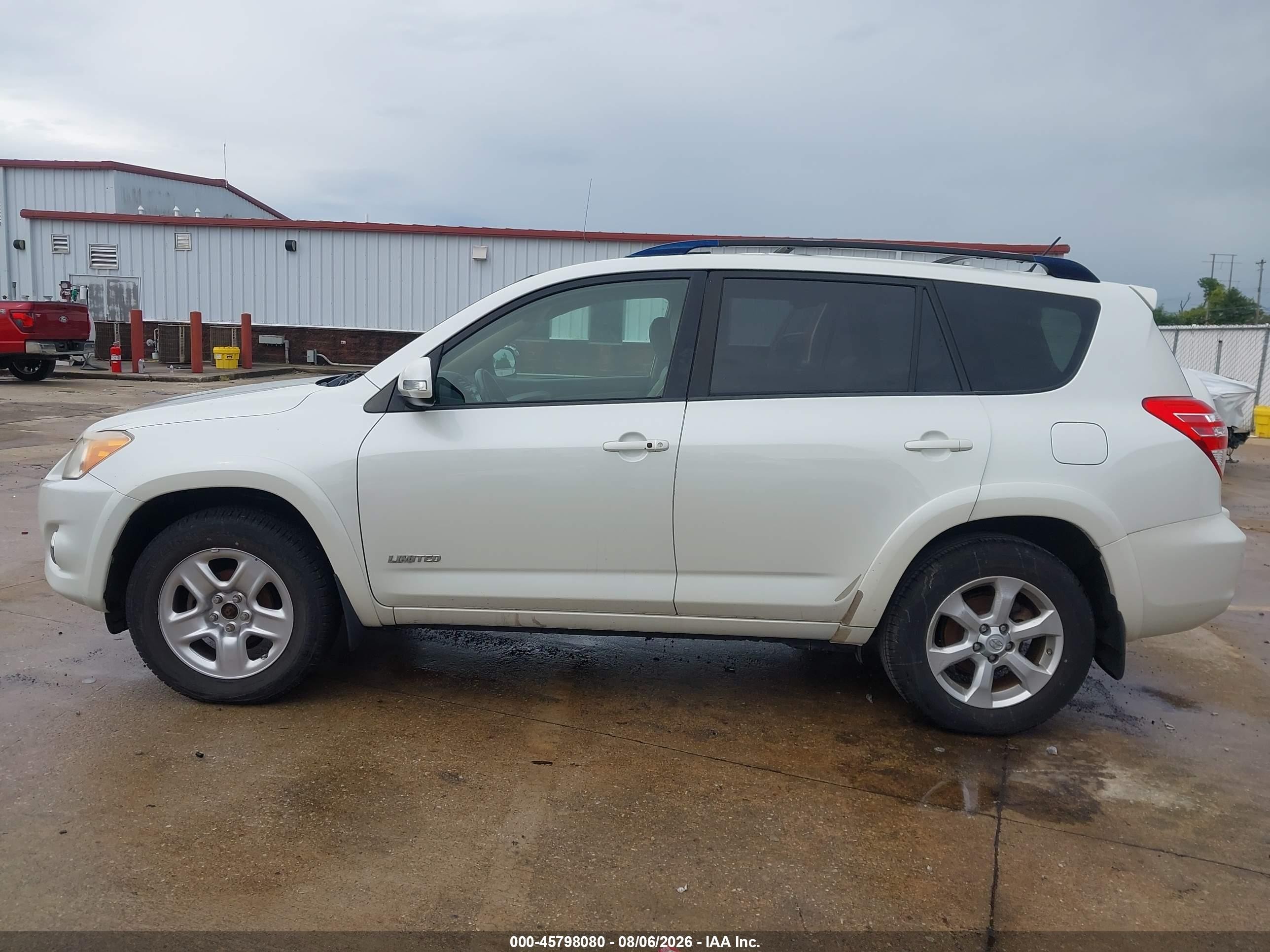 2010 Toyota Rav4 Limited White vin: JTMYF4DV0A5022678