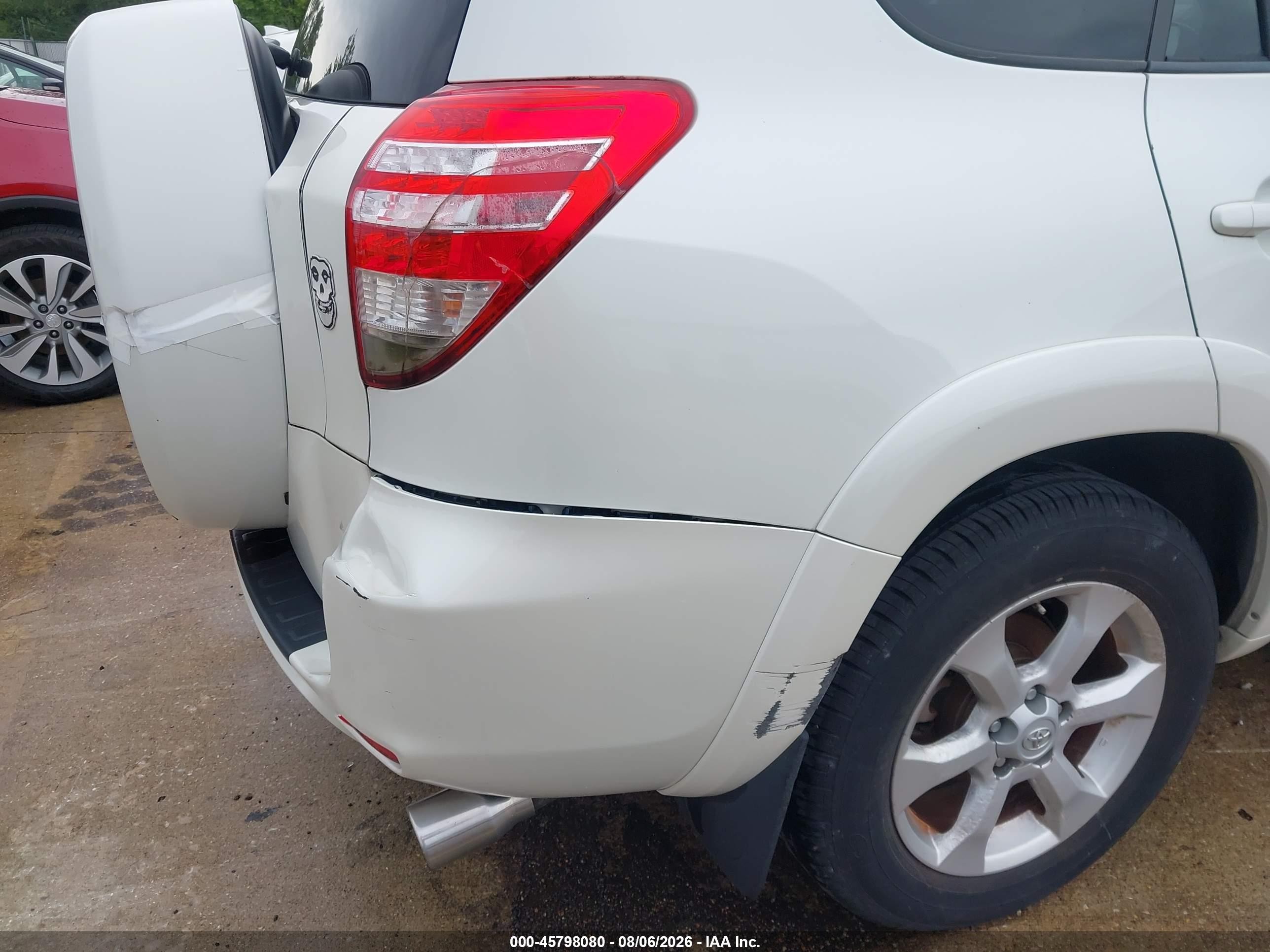 2010 Toyota Rav4 Limited White vin: JTMYF4DV0A5022678