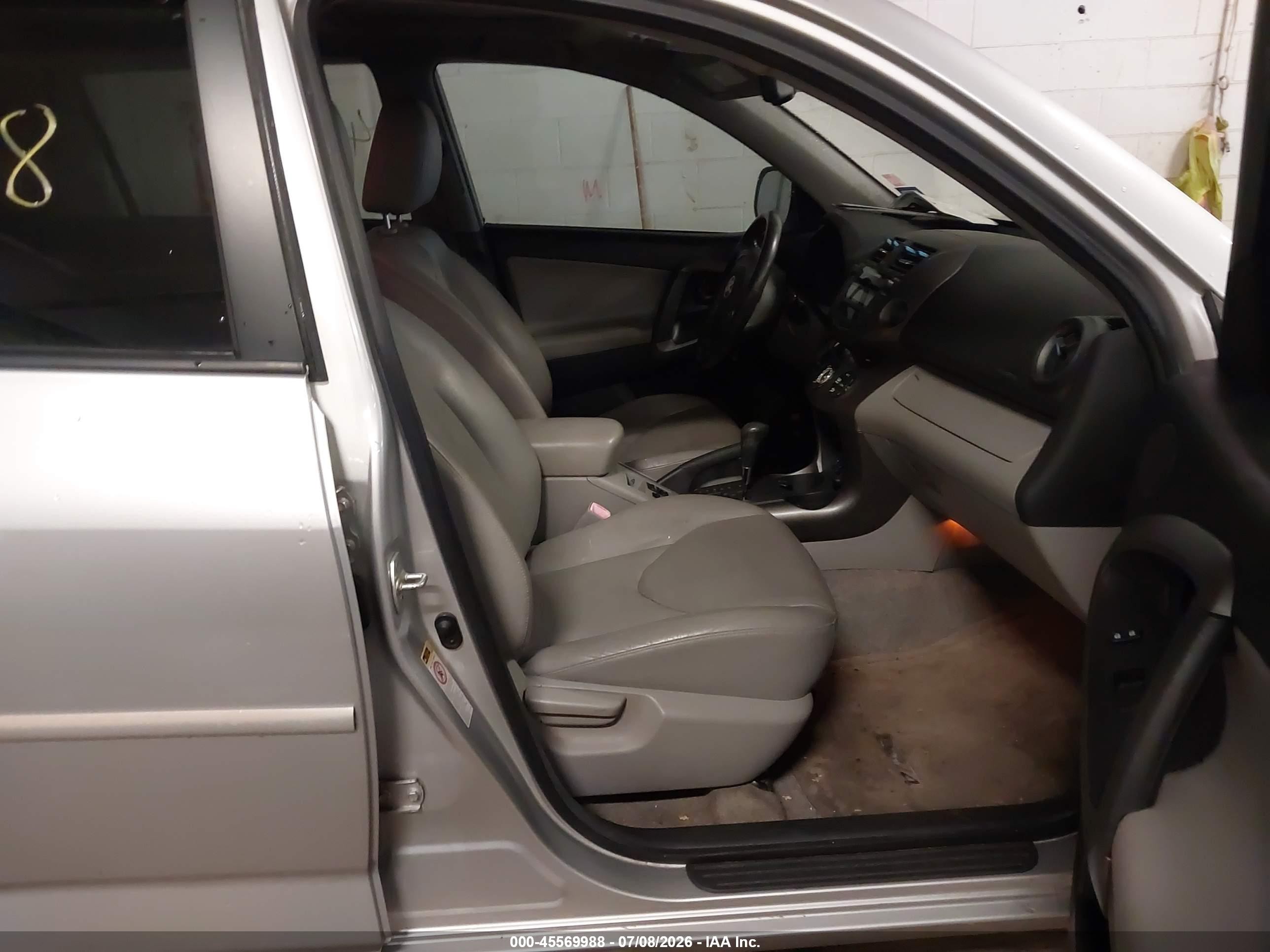 2010 Toyota Rav4 Limited Silver vin: JTMYF4DV0AD018278