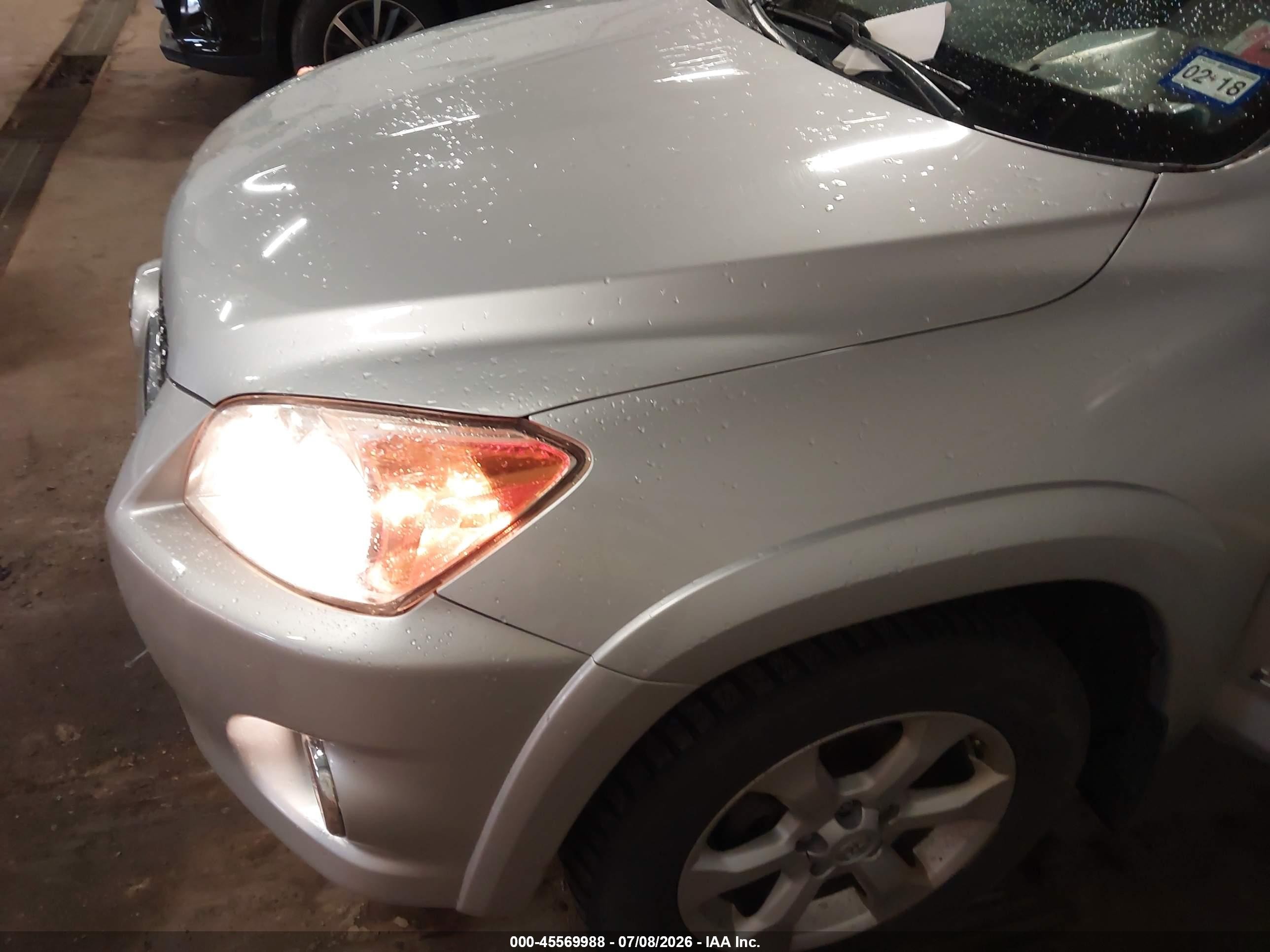 2010 Toyota Rav4 Limited Silver vin: JTMYF4DV0AD018278