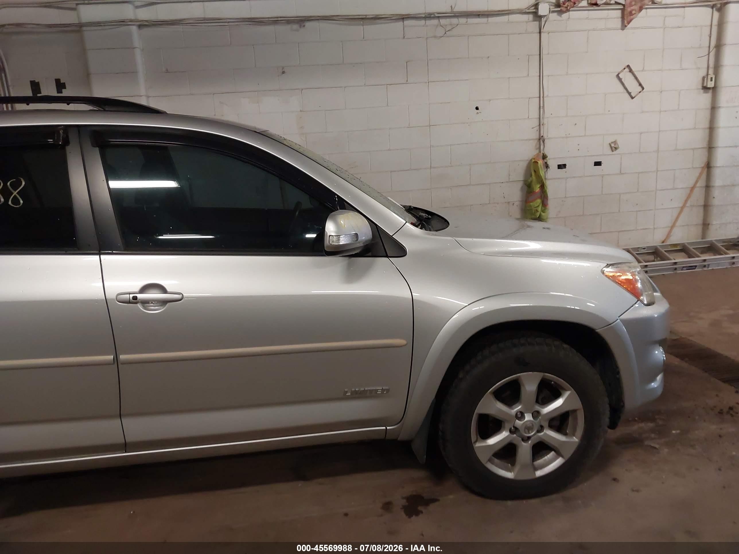 2010 Toyota Rav4 Limited Silver vin: JTMYF4DV0AD018278