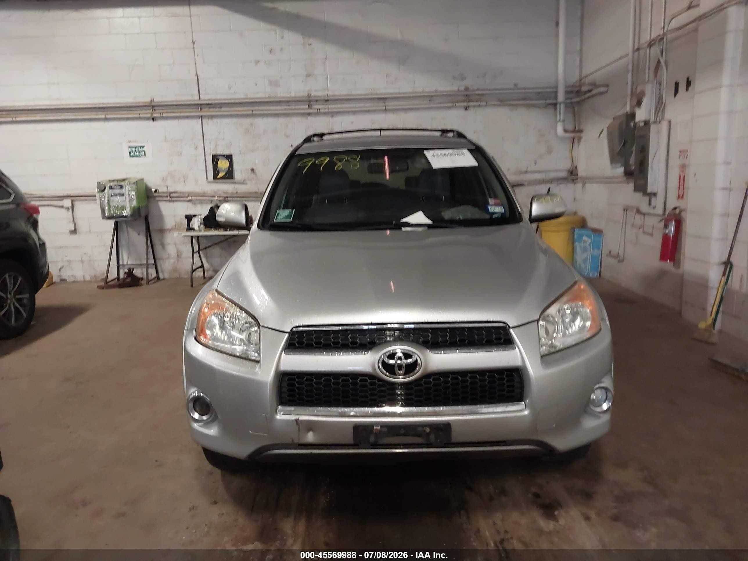 2010 Toyota Rav4 Limited Silver vin: JTMYF4DV0AD018278