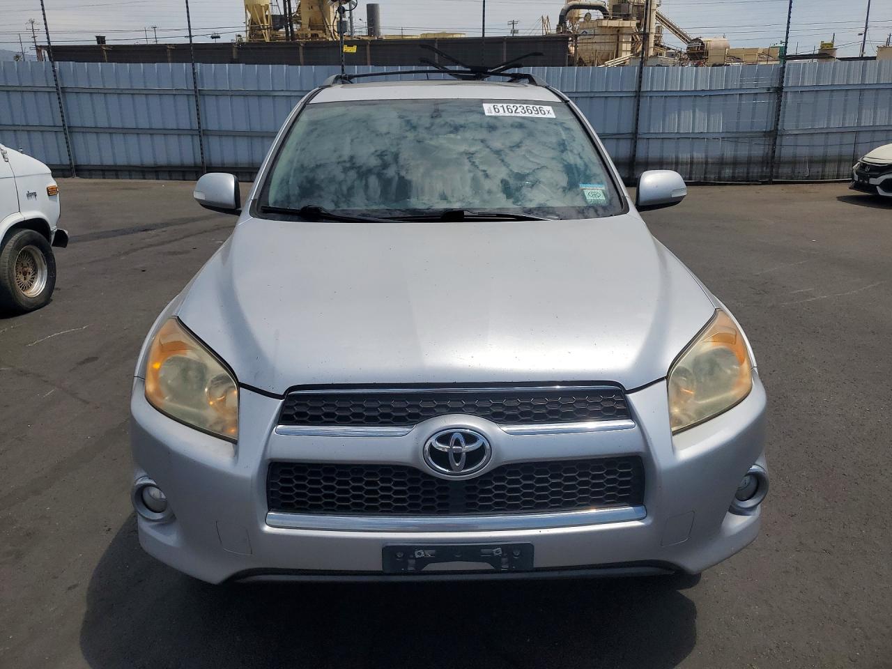 2010 Toyota Rav4 Limited Silver vin: JTMYF4DV1A5031695