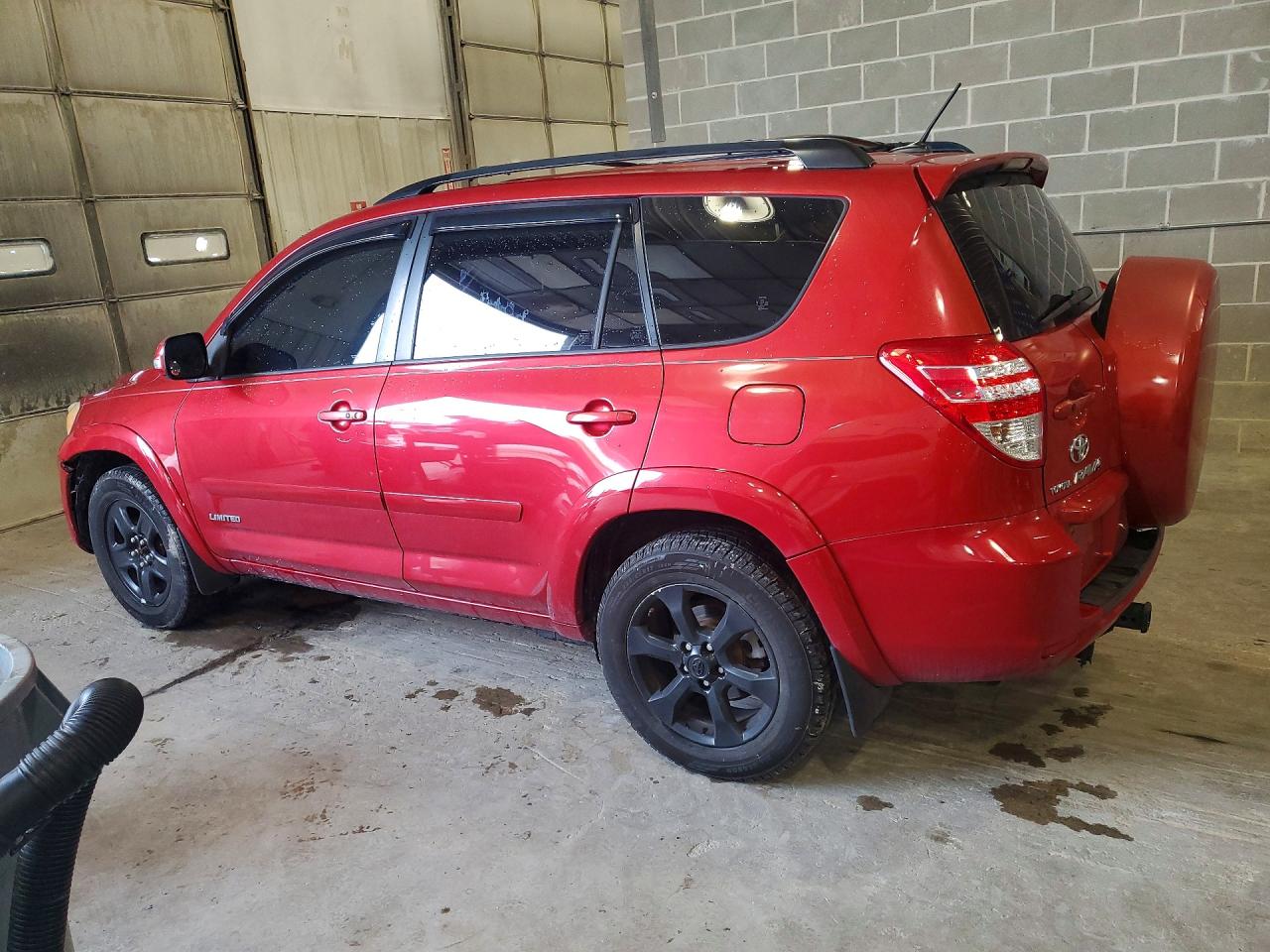 2010 Toyota Rav4 Limited Red vin: JTMYF4DV4A5024403