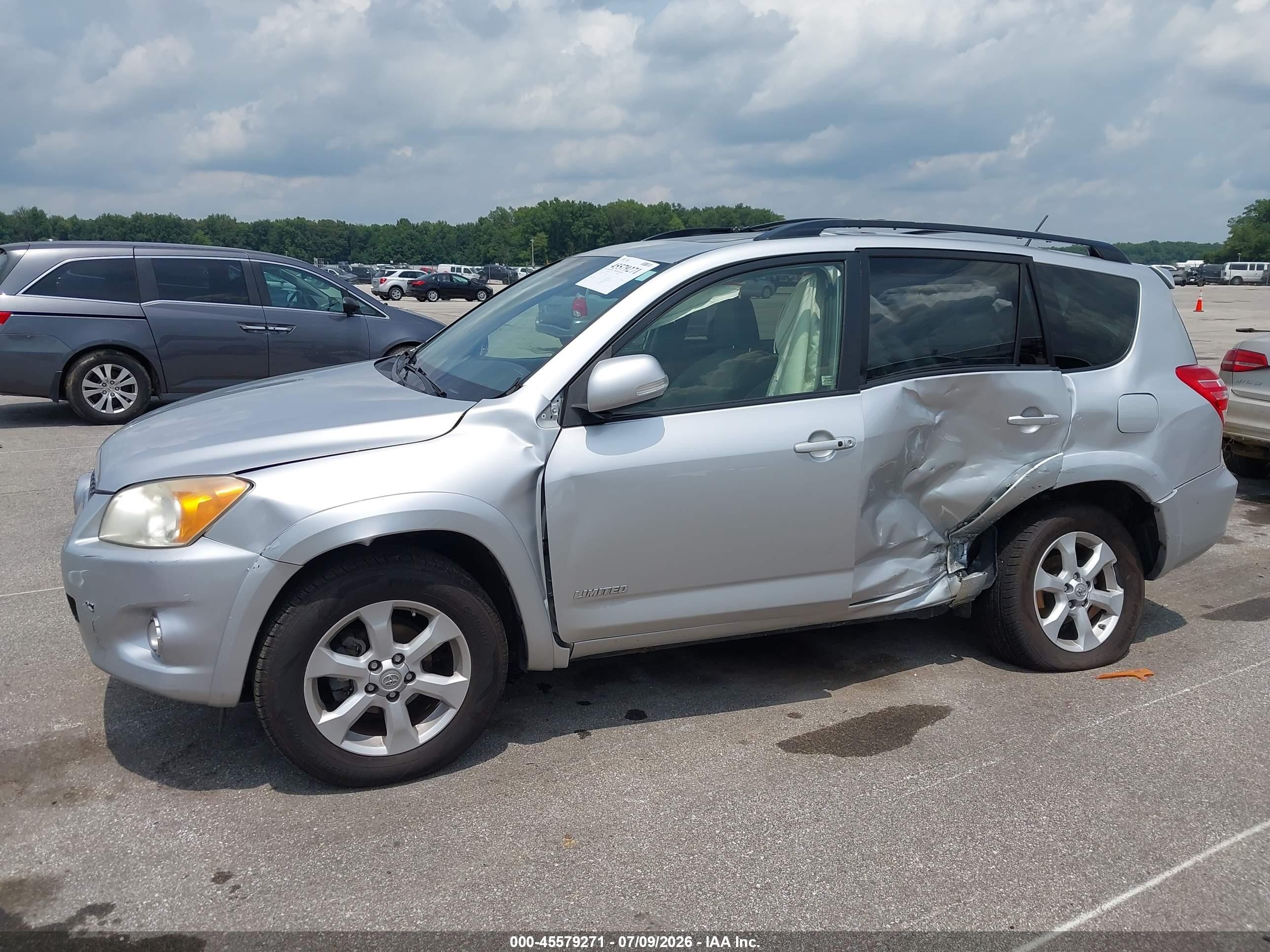 2012 Toyota Rav4 Limited Серебряный vin: JTMYF4DVXCD032658