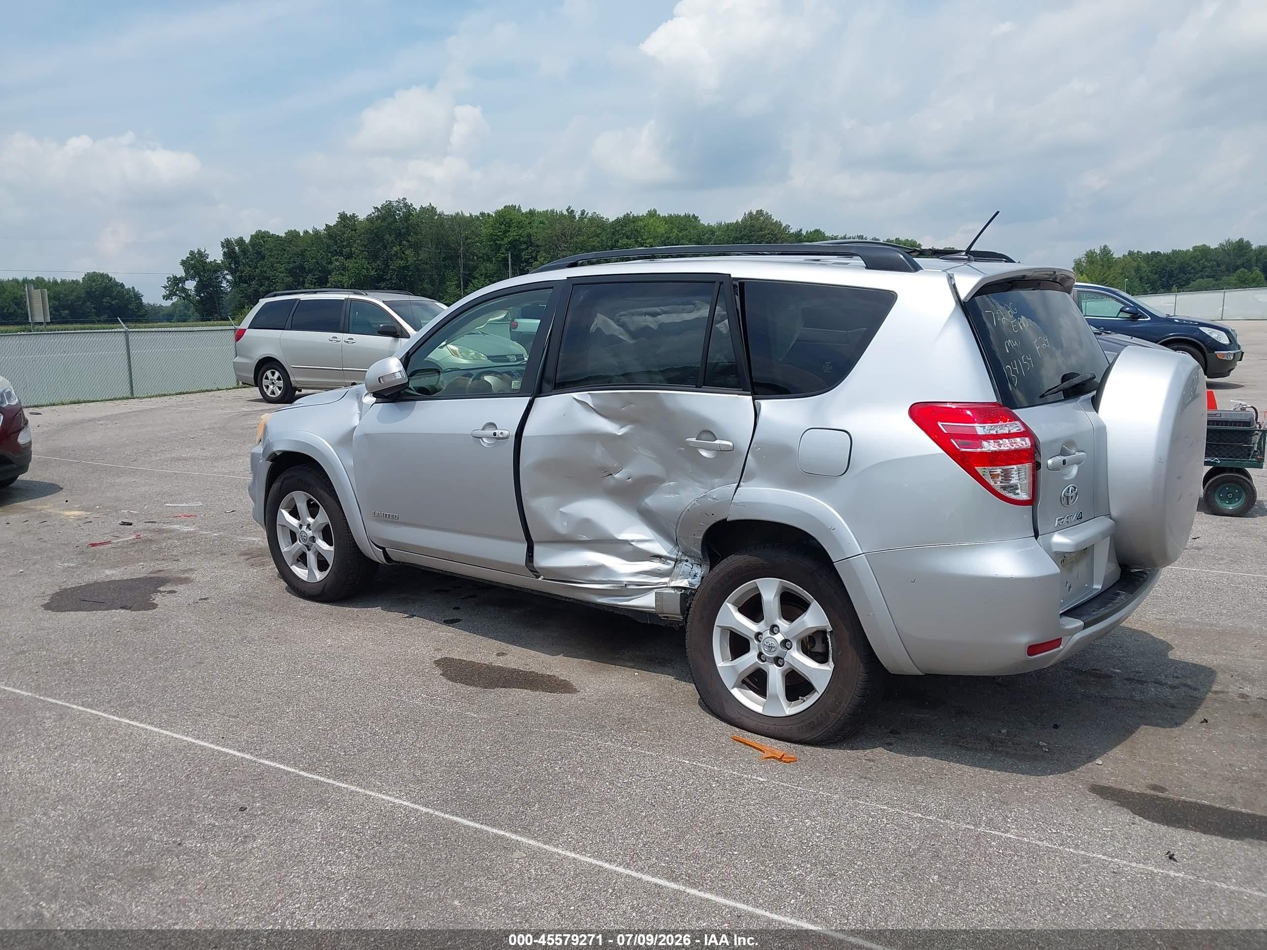 2012 Toyota Rav4 Limited Серебряный vin: JTMYF4DVXCD032658