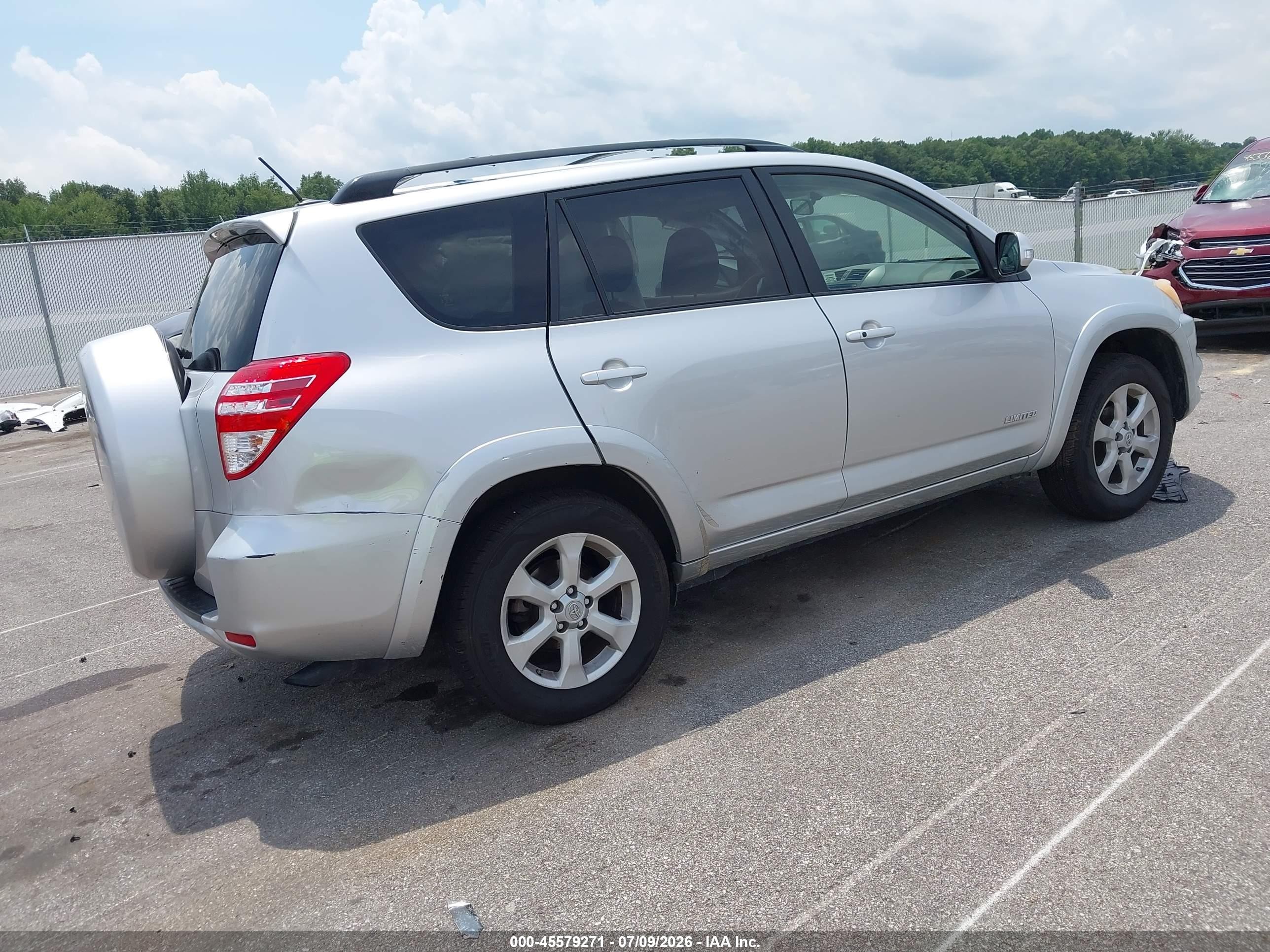 2012 Toyota Rav4 Limited Серебряный vin: JTMYF4DVXCD032658
